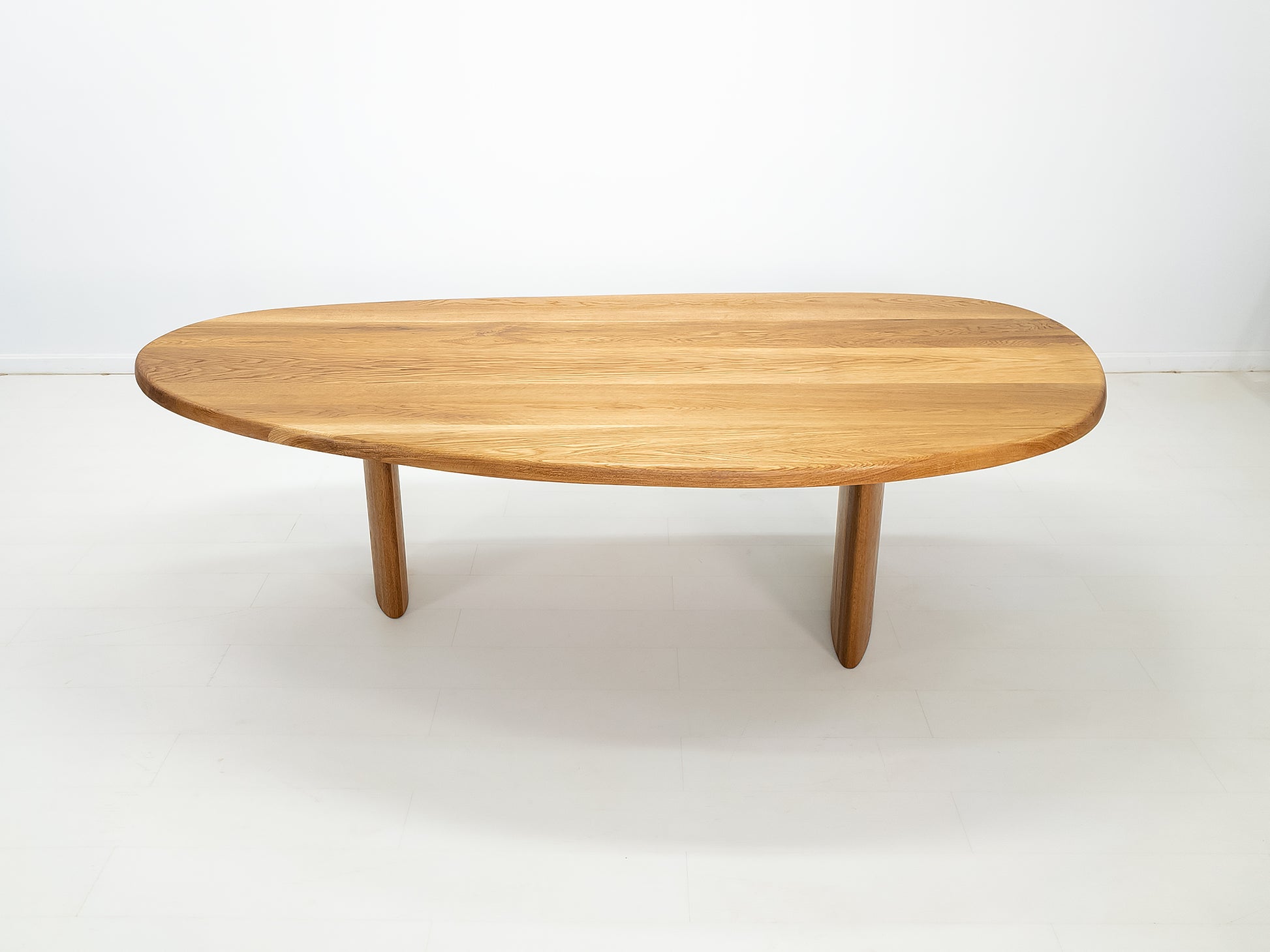PERI Dining Table