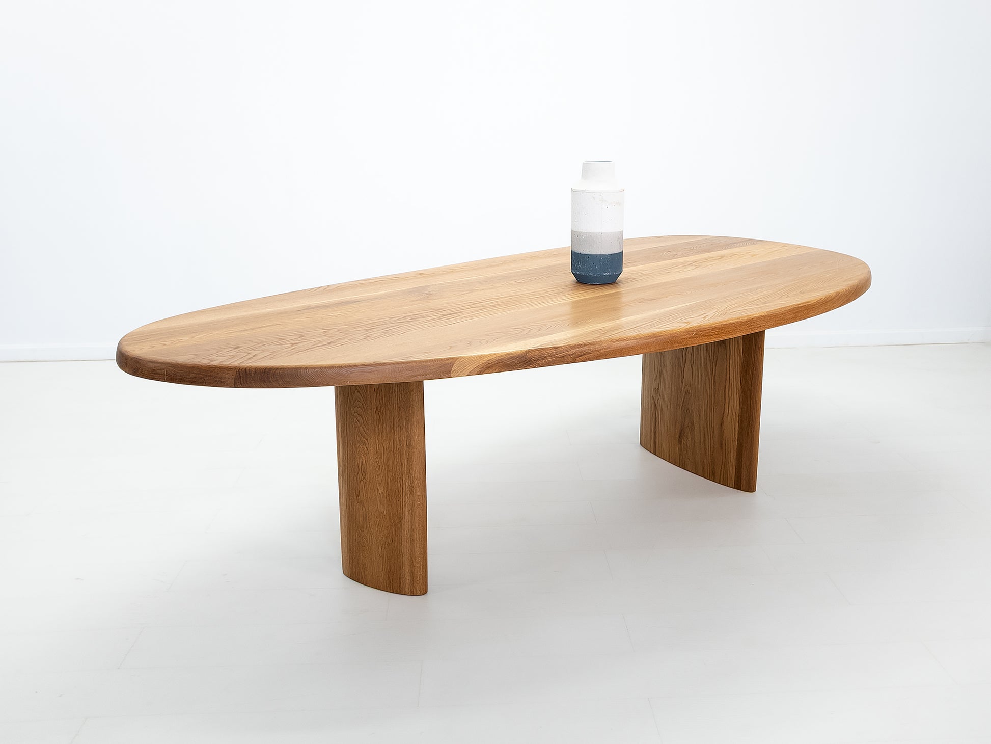 PERI Dining Table