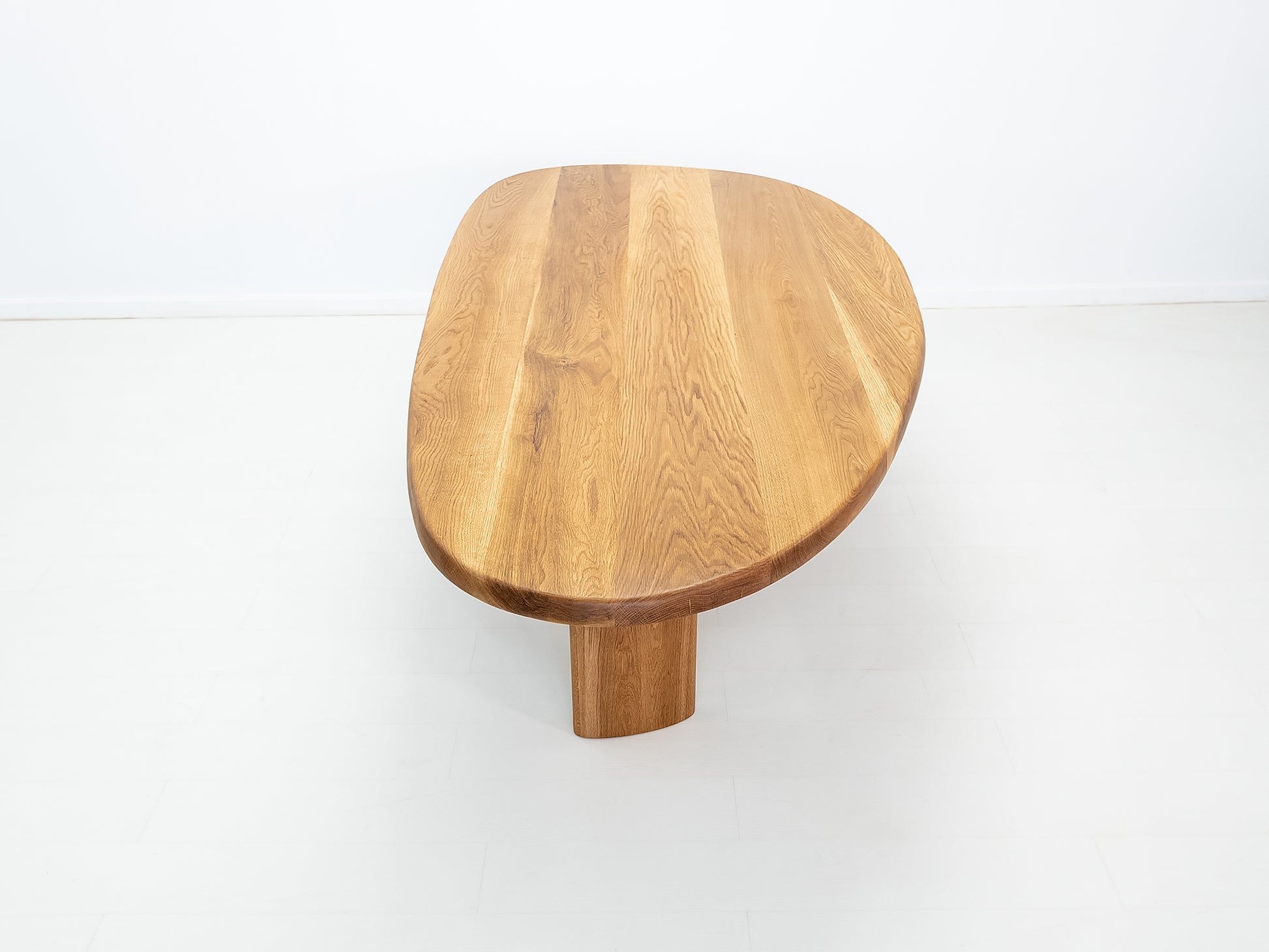 PERI Dining Table
