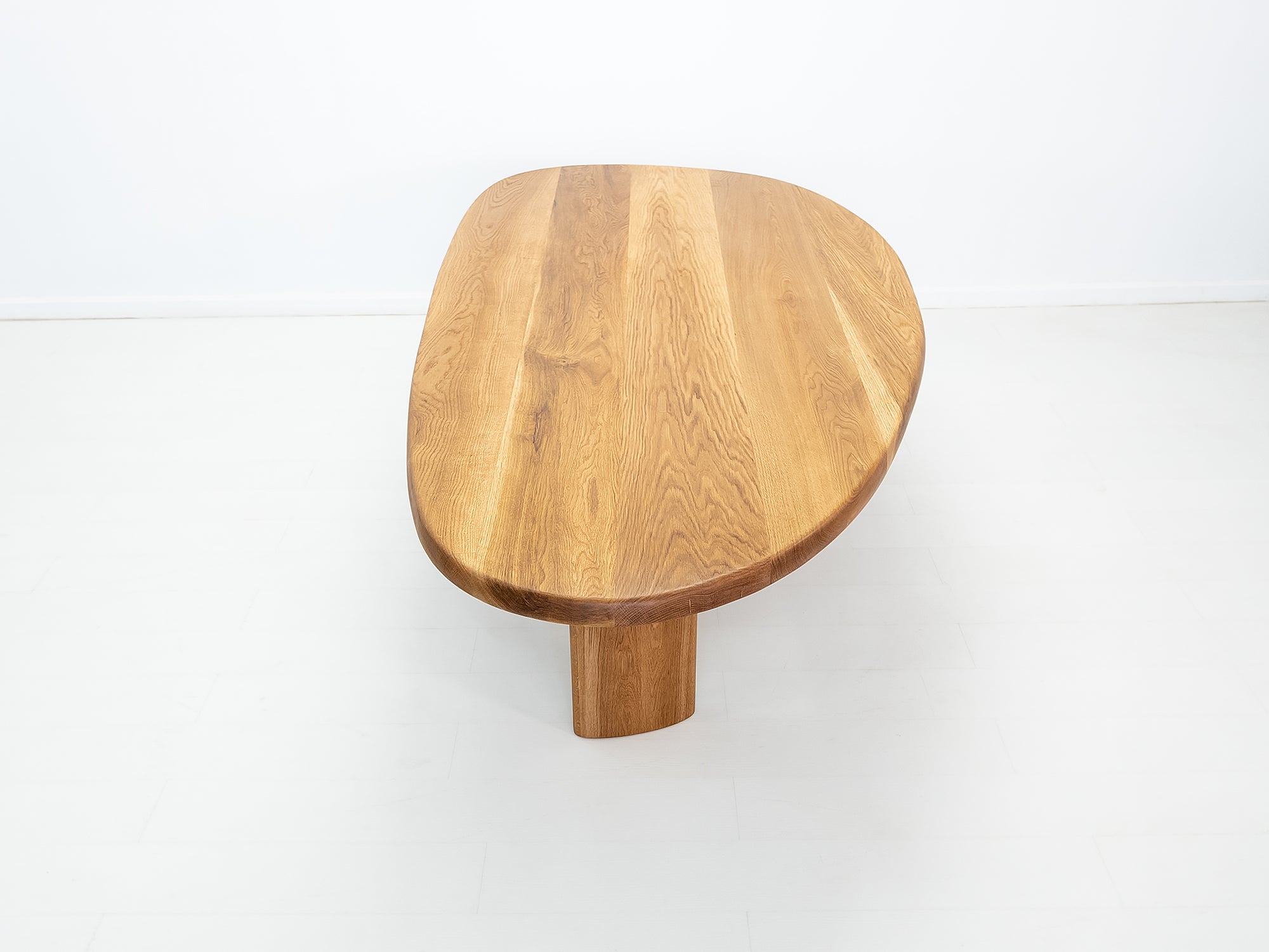 PERI Dining Table