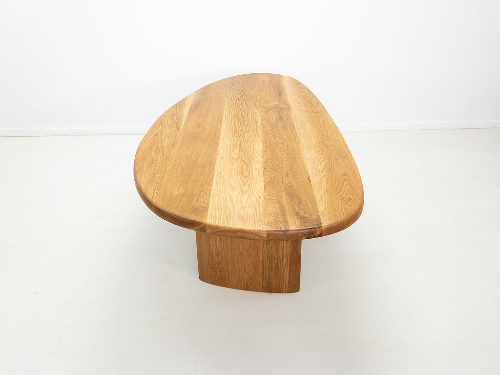 PERI Dining Table