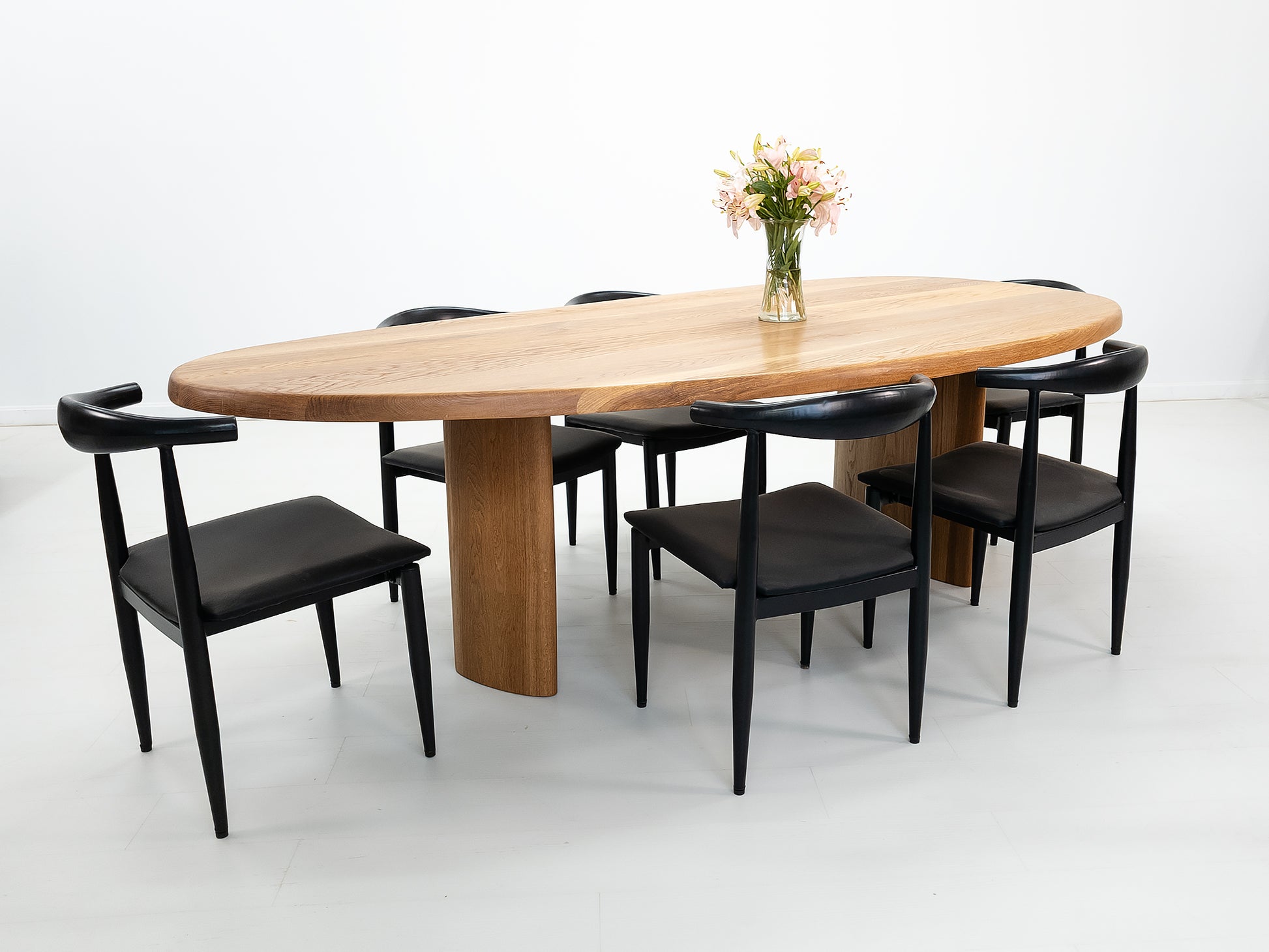 PERI Dining Table