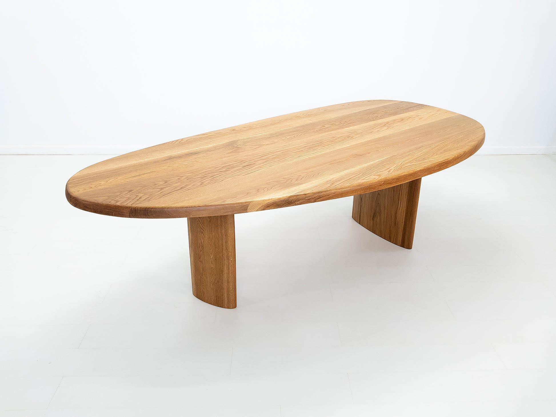 PERI Dining Table
