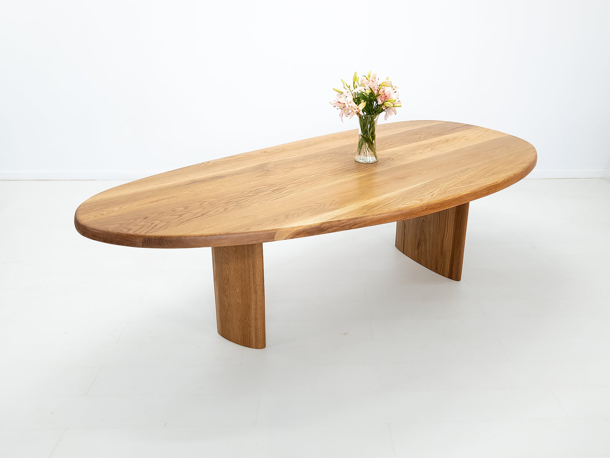 PERI Dining Table