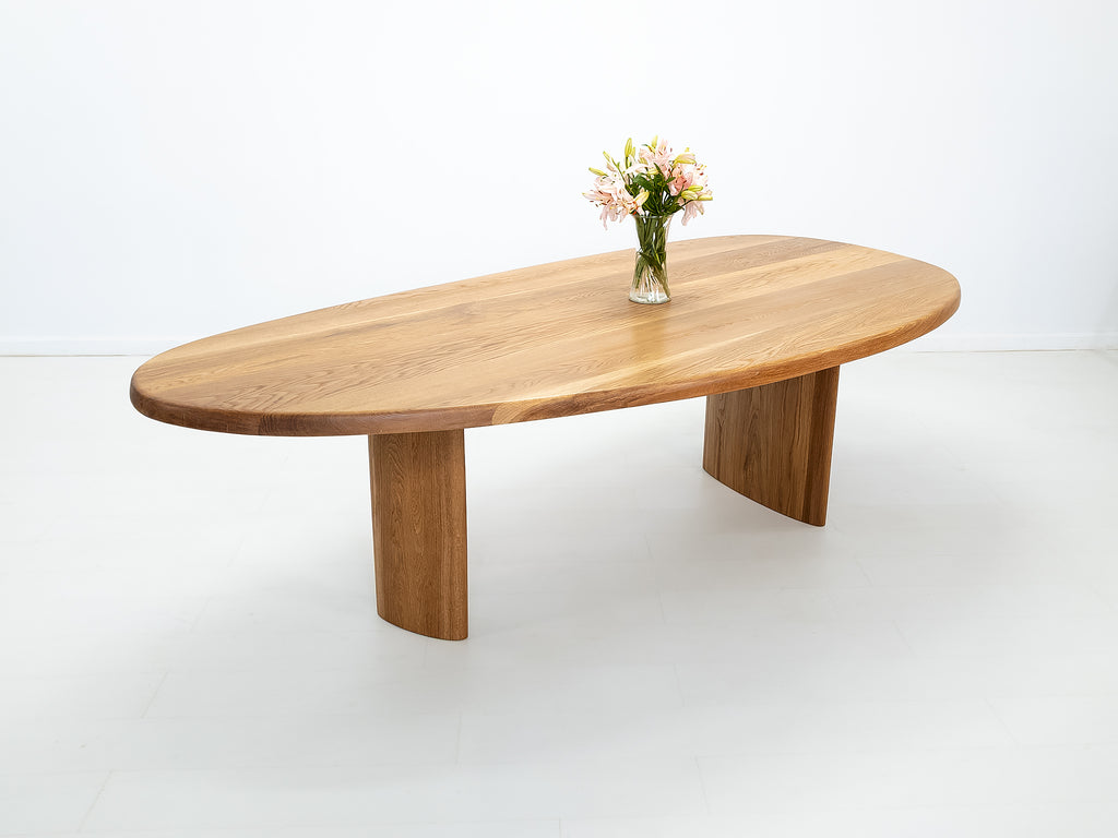 PERI Dining Table