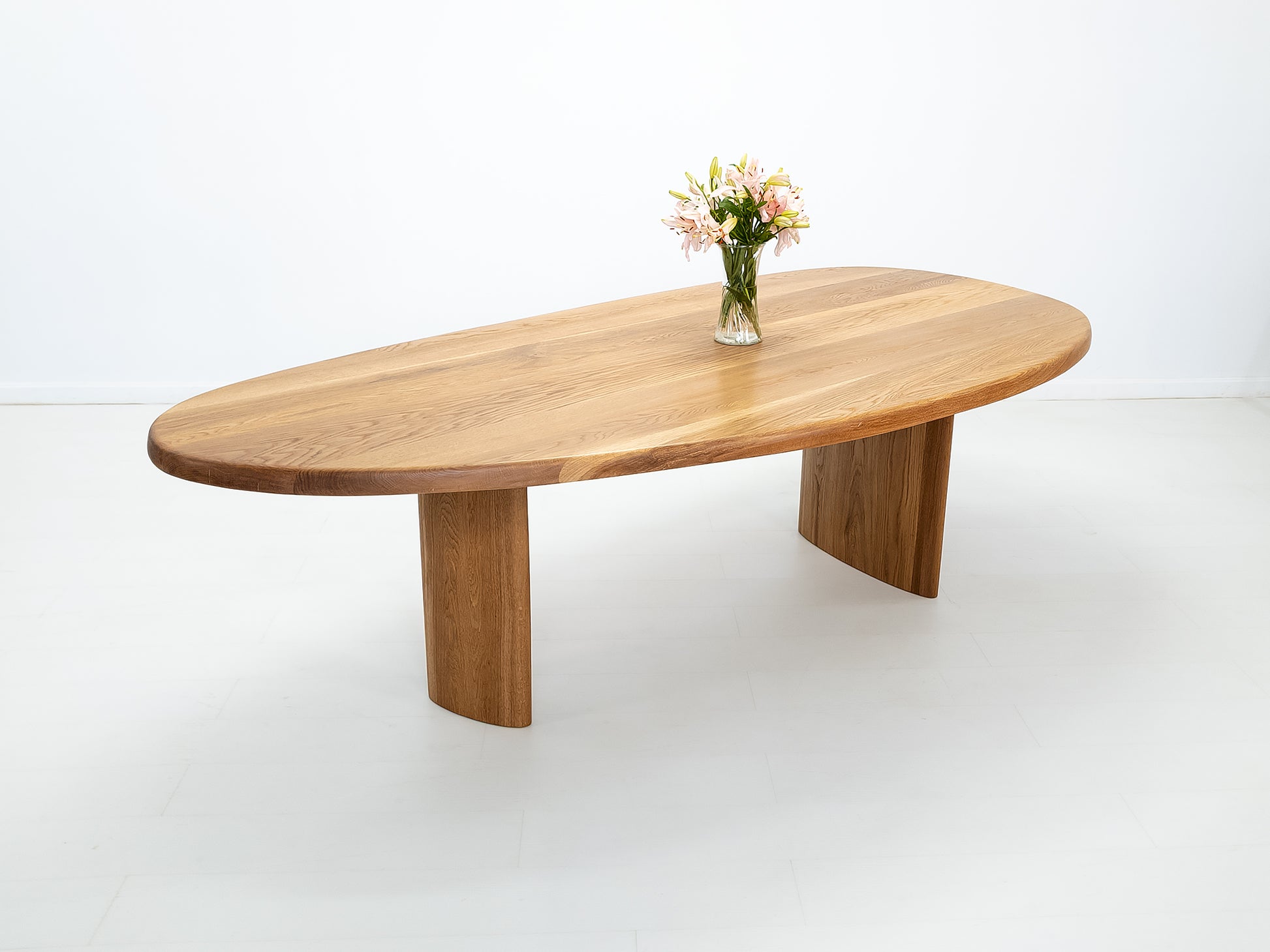 PERI Dining Table