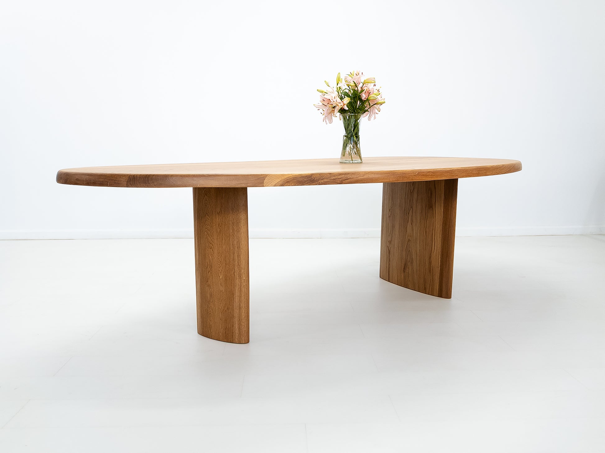 PERI Dining Table