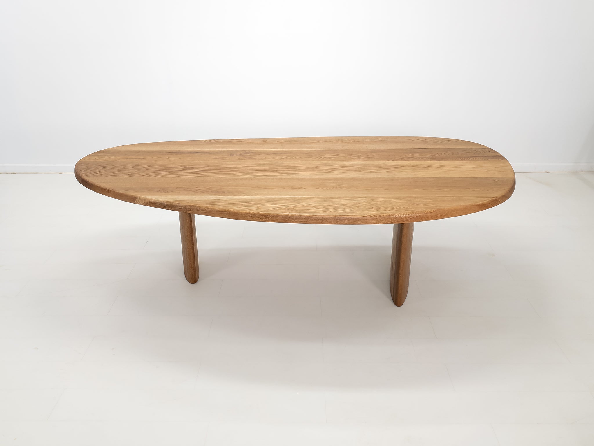 PERI Dining Table