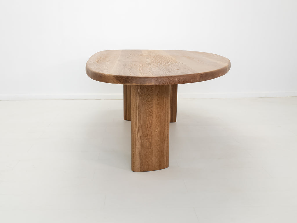 PERI Dining Table