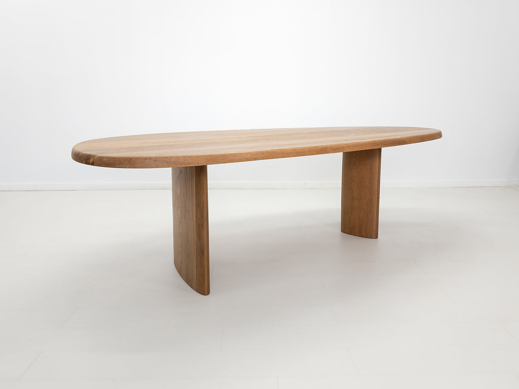 PERI Dining Table