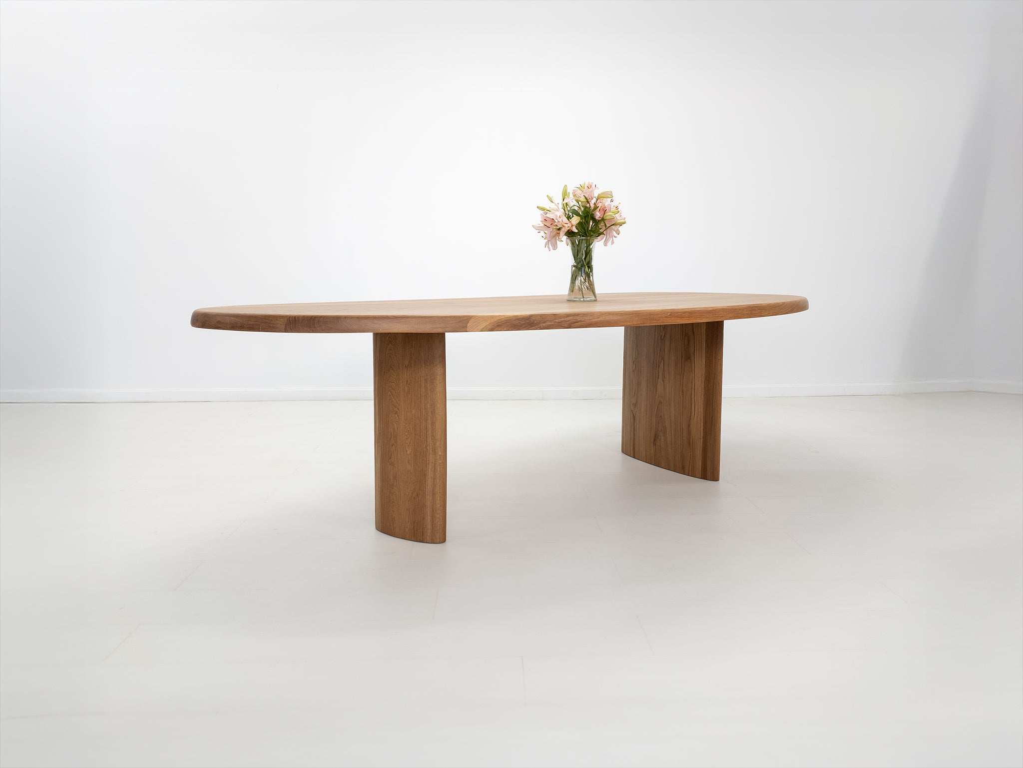 PERI Dining Table