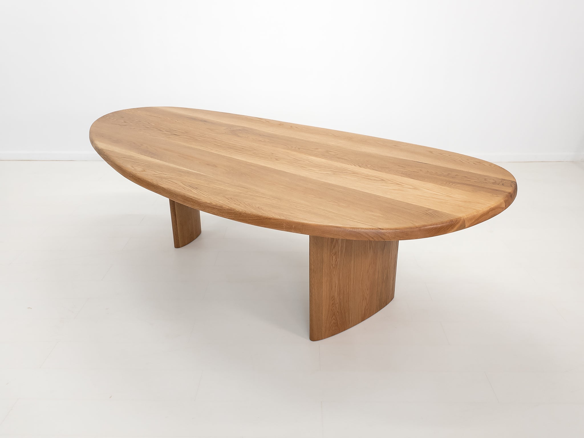 PERI Dining Table