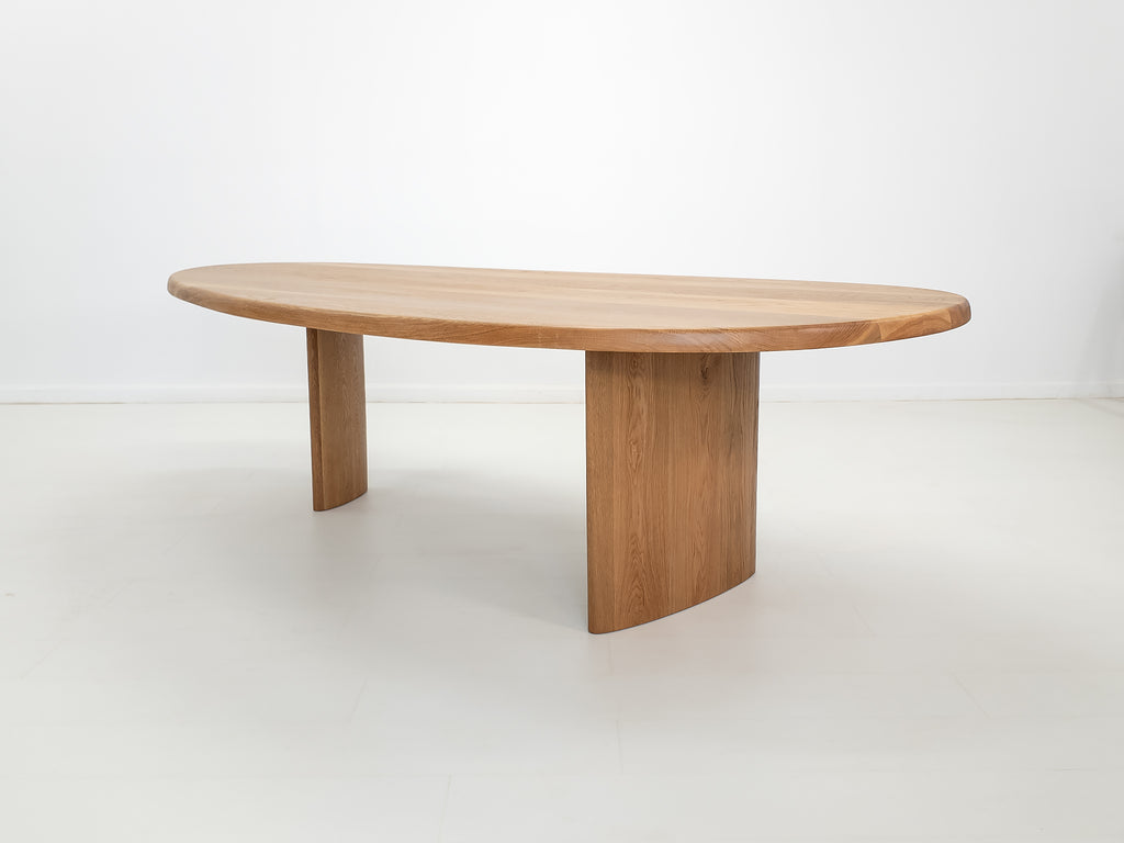 PERI Dining Table