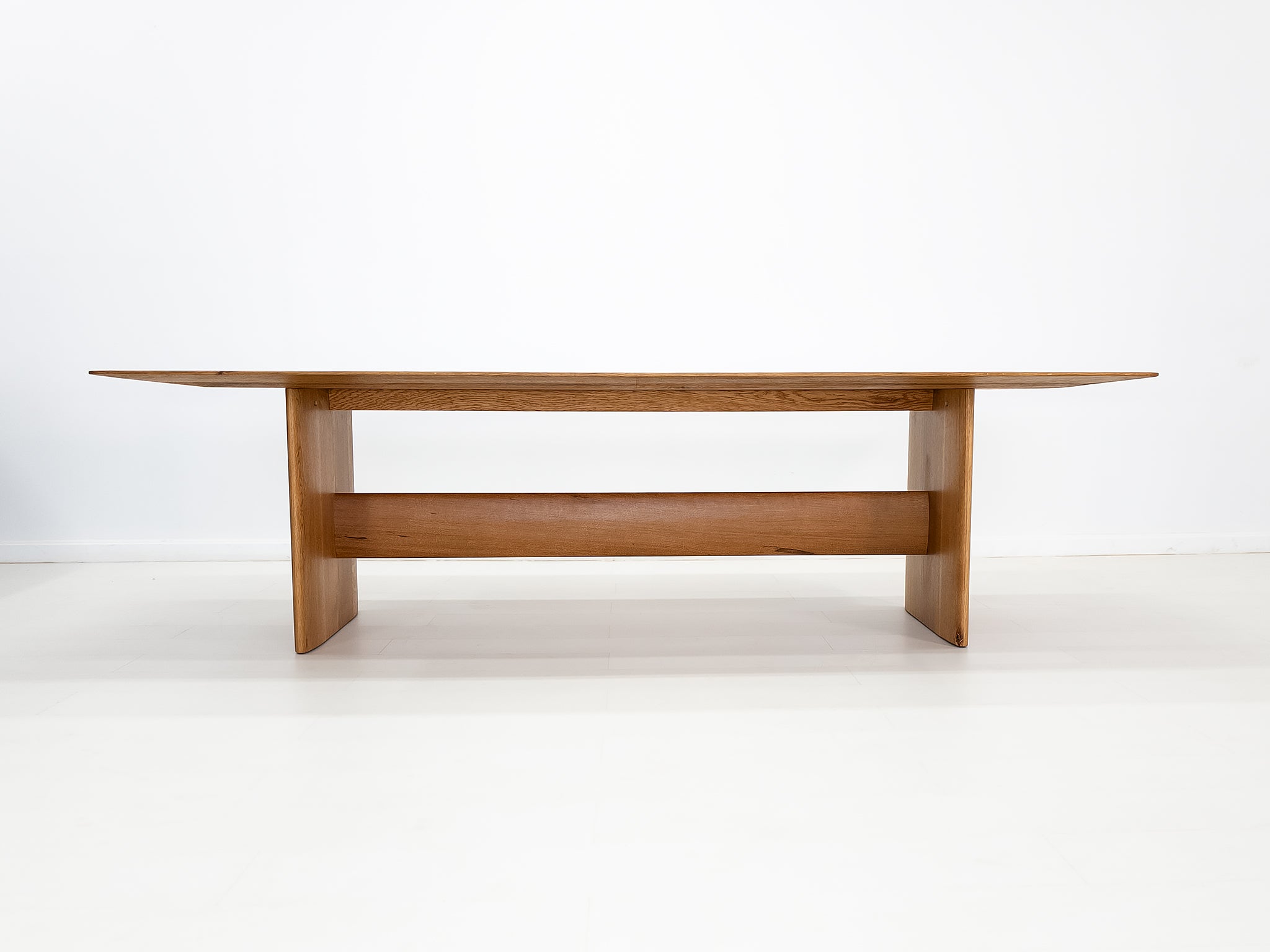 THEO Dining Table