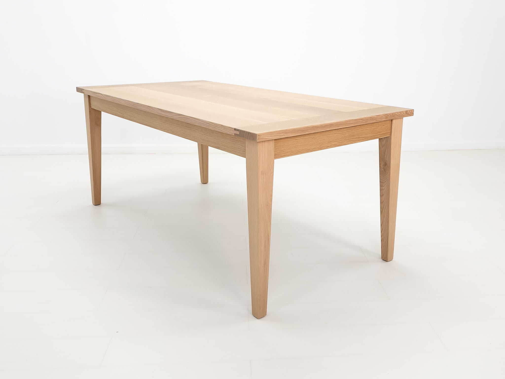 ARAN Dining Table