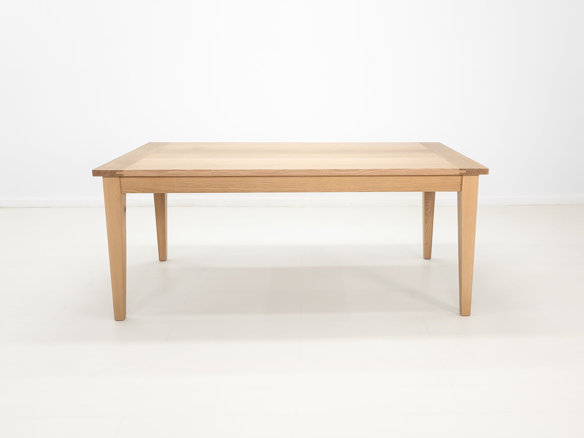 ARAN Dining Table