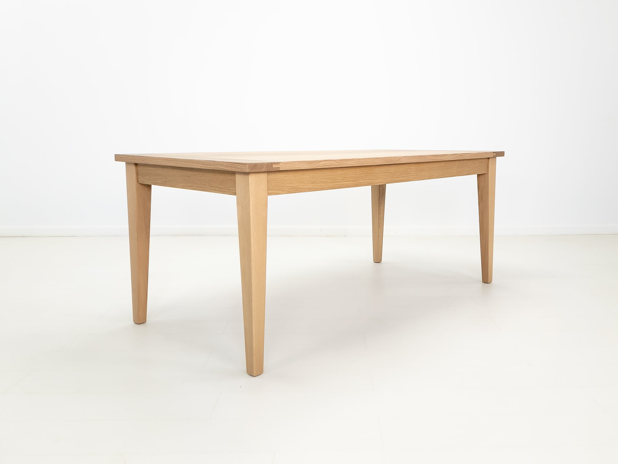 ARAN Dining Table