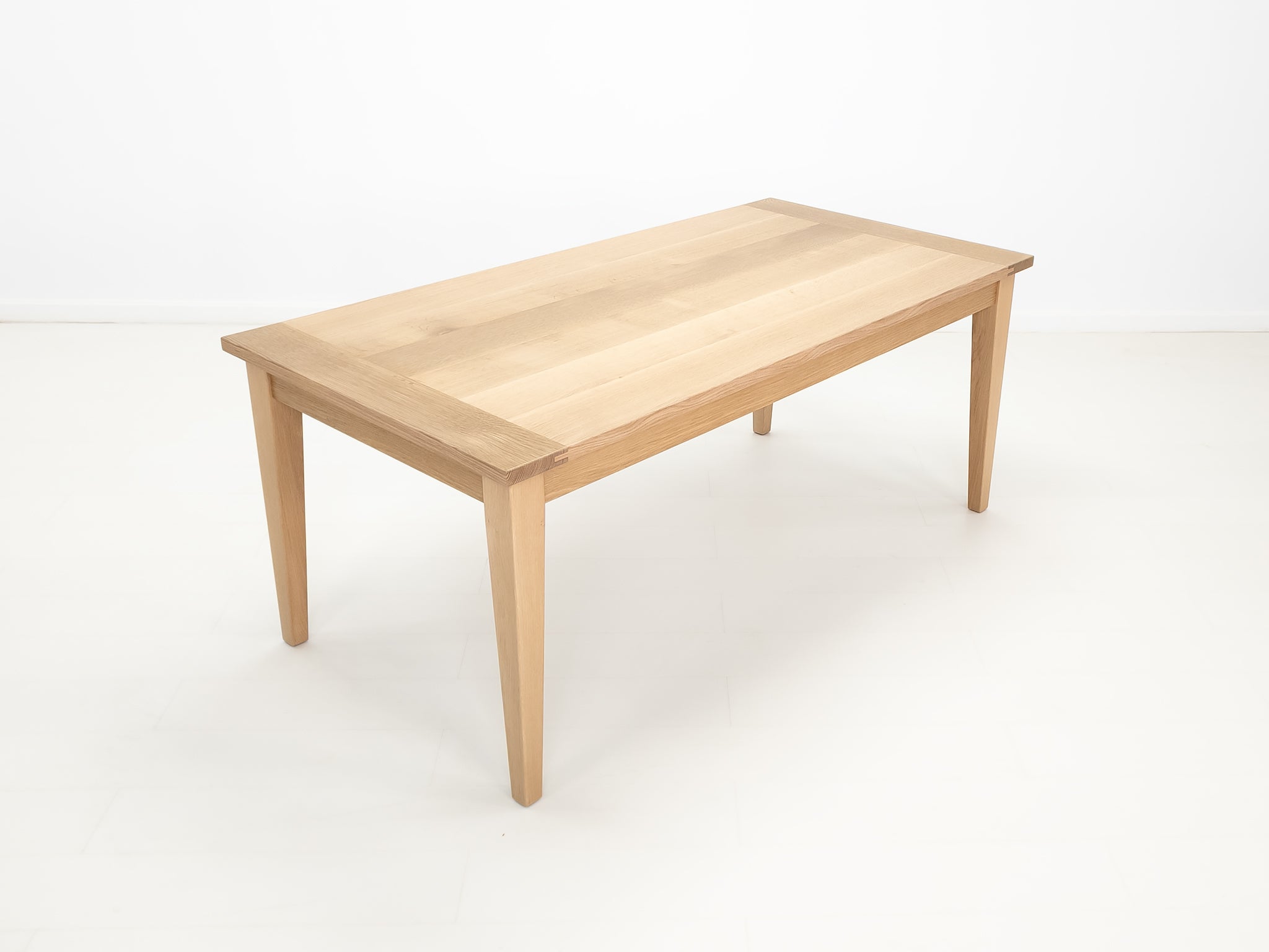 ARAN Dining Table