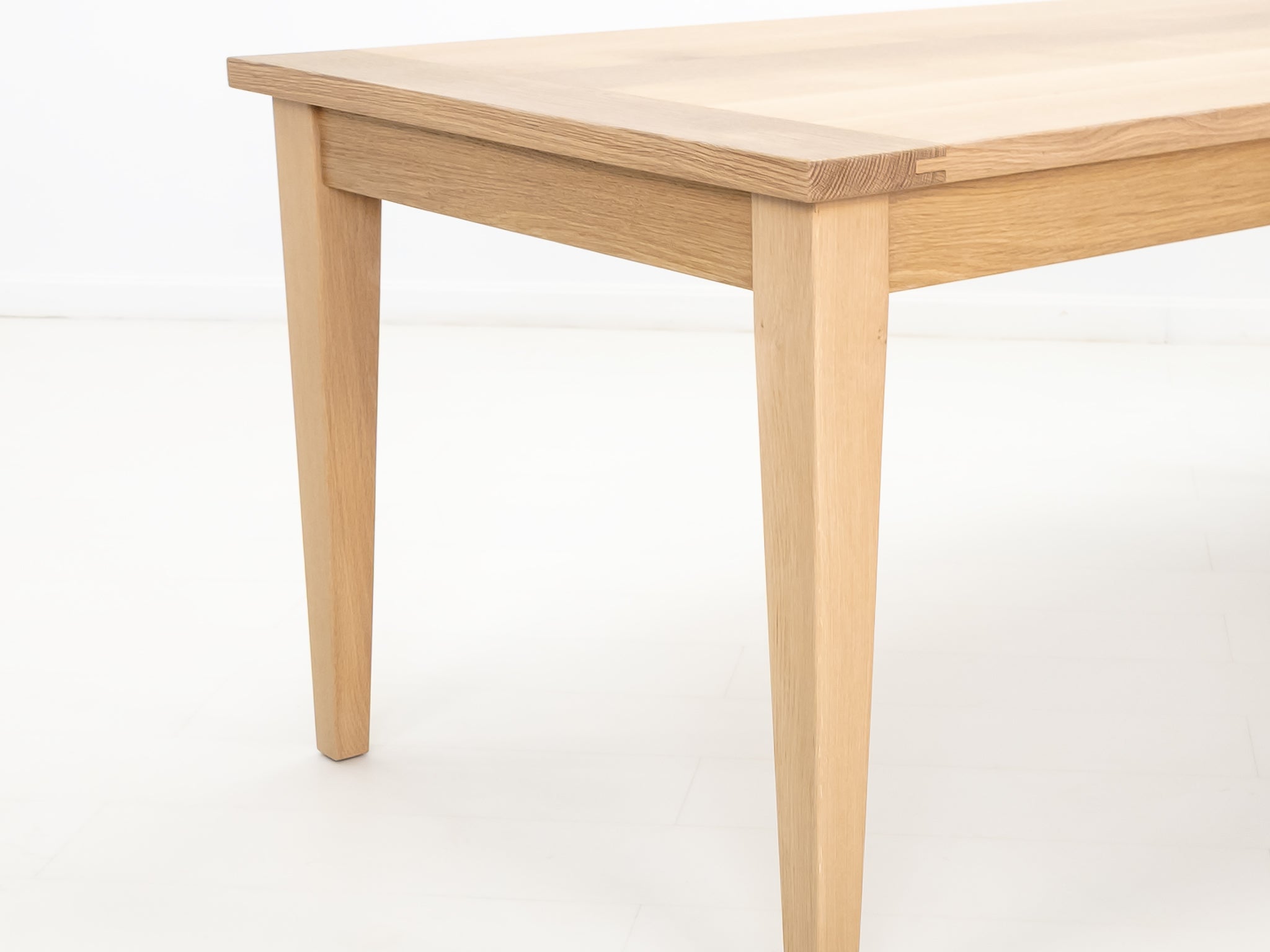 ARAN Dining Table