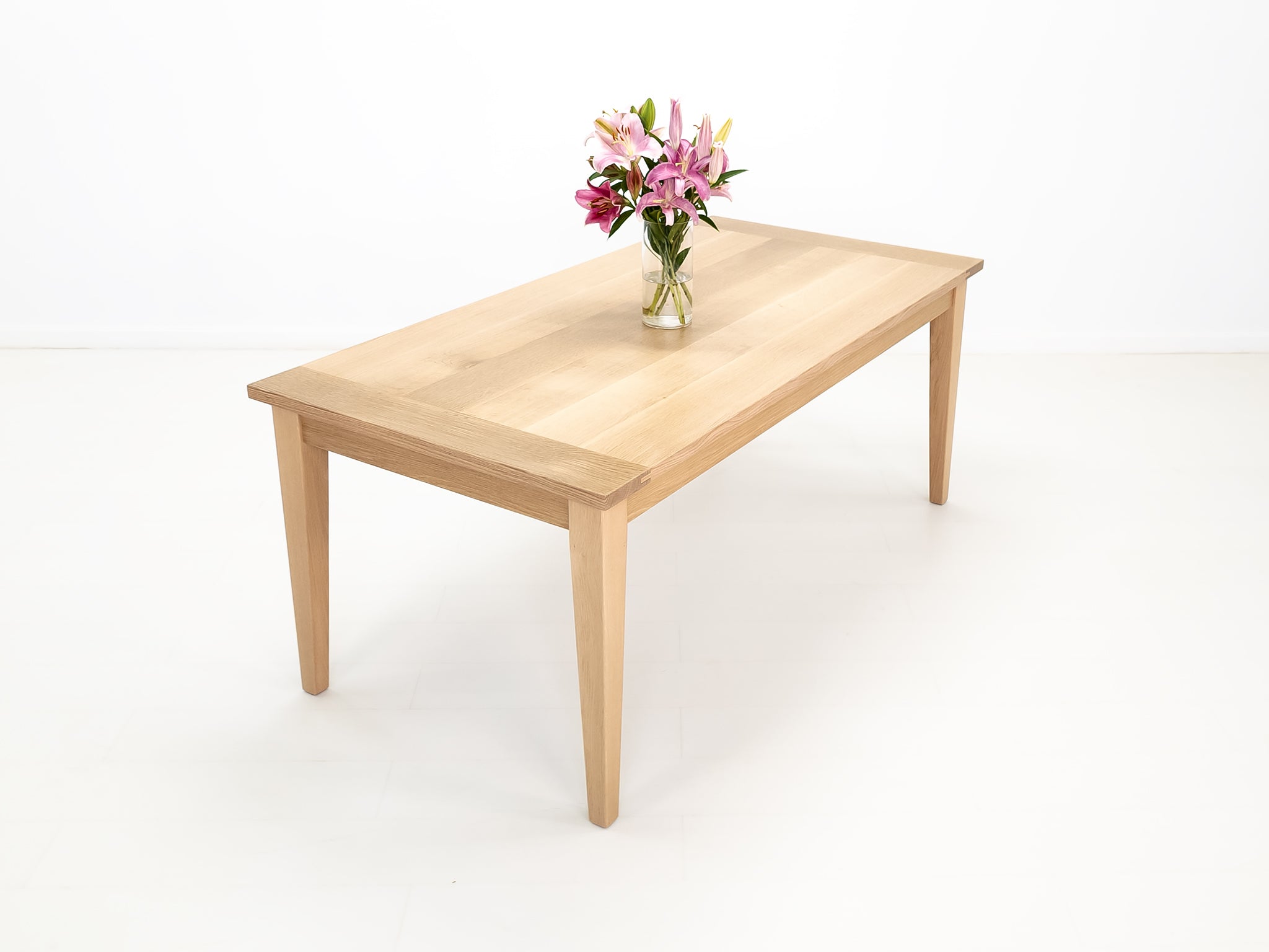 ARAN Dining Table