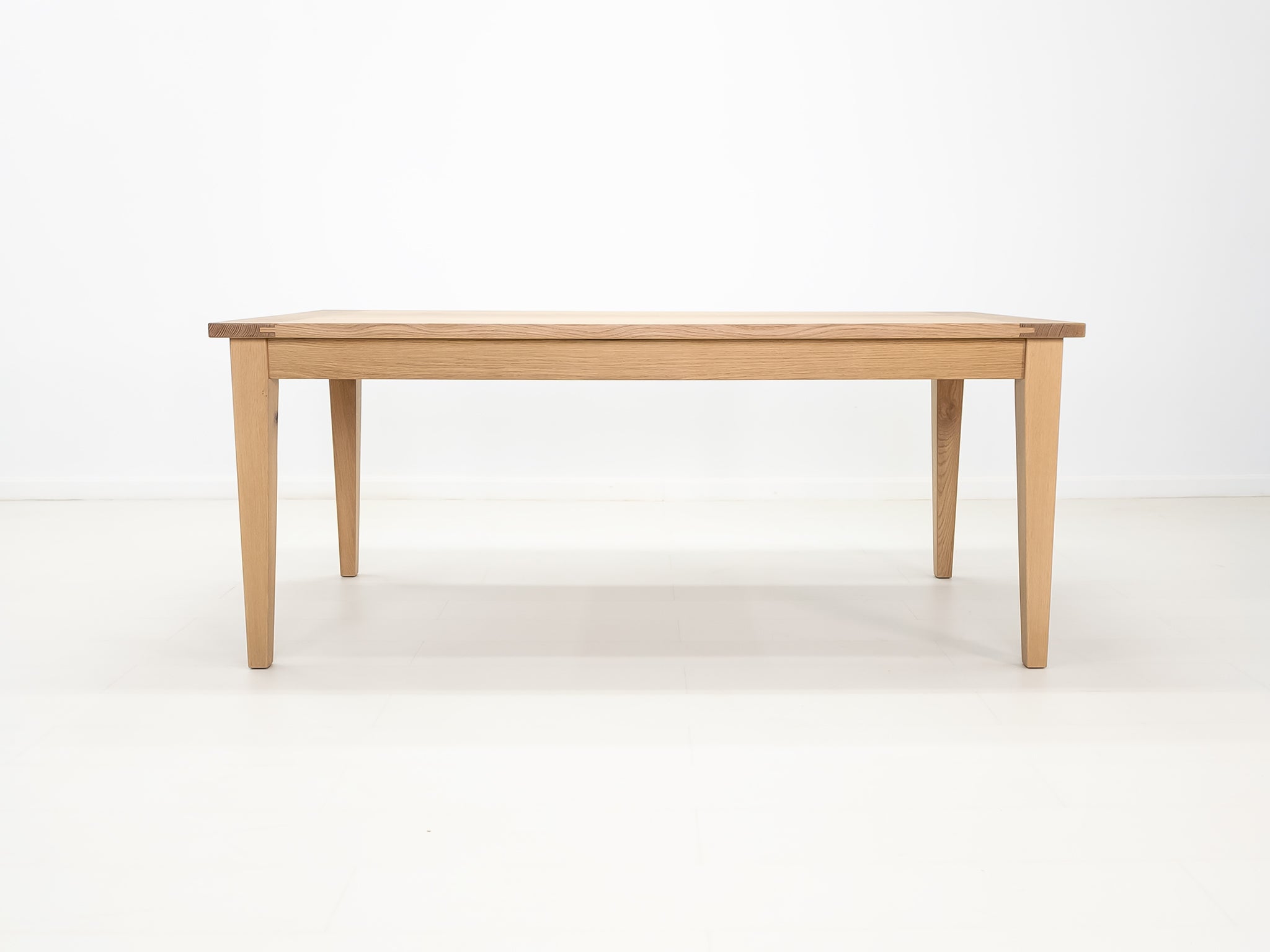ARAN Dining Table
