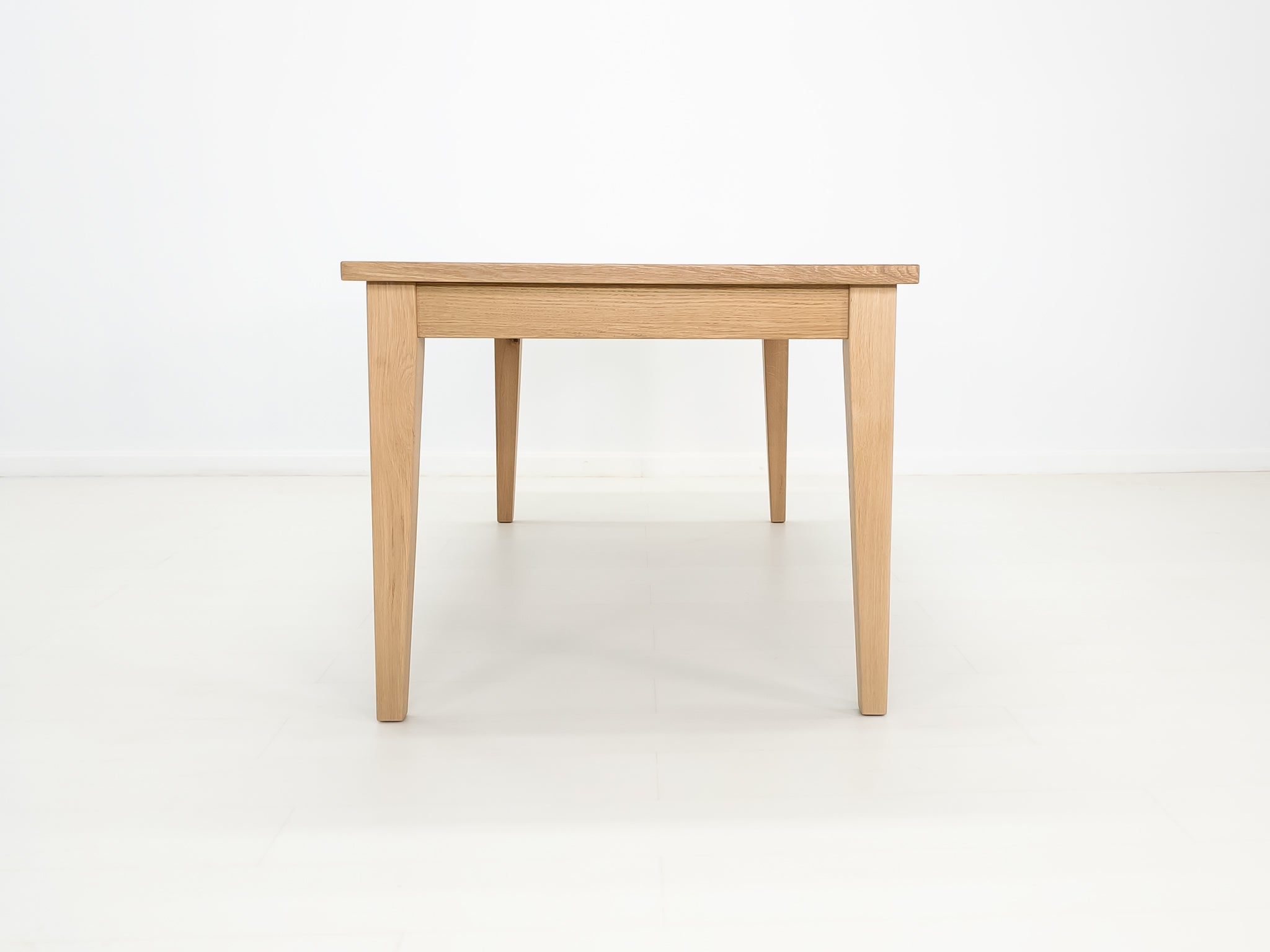 ARAN Dining Table