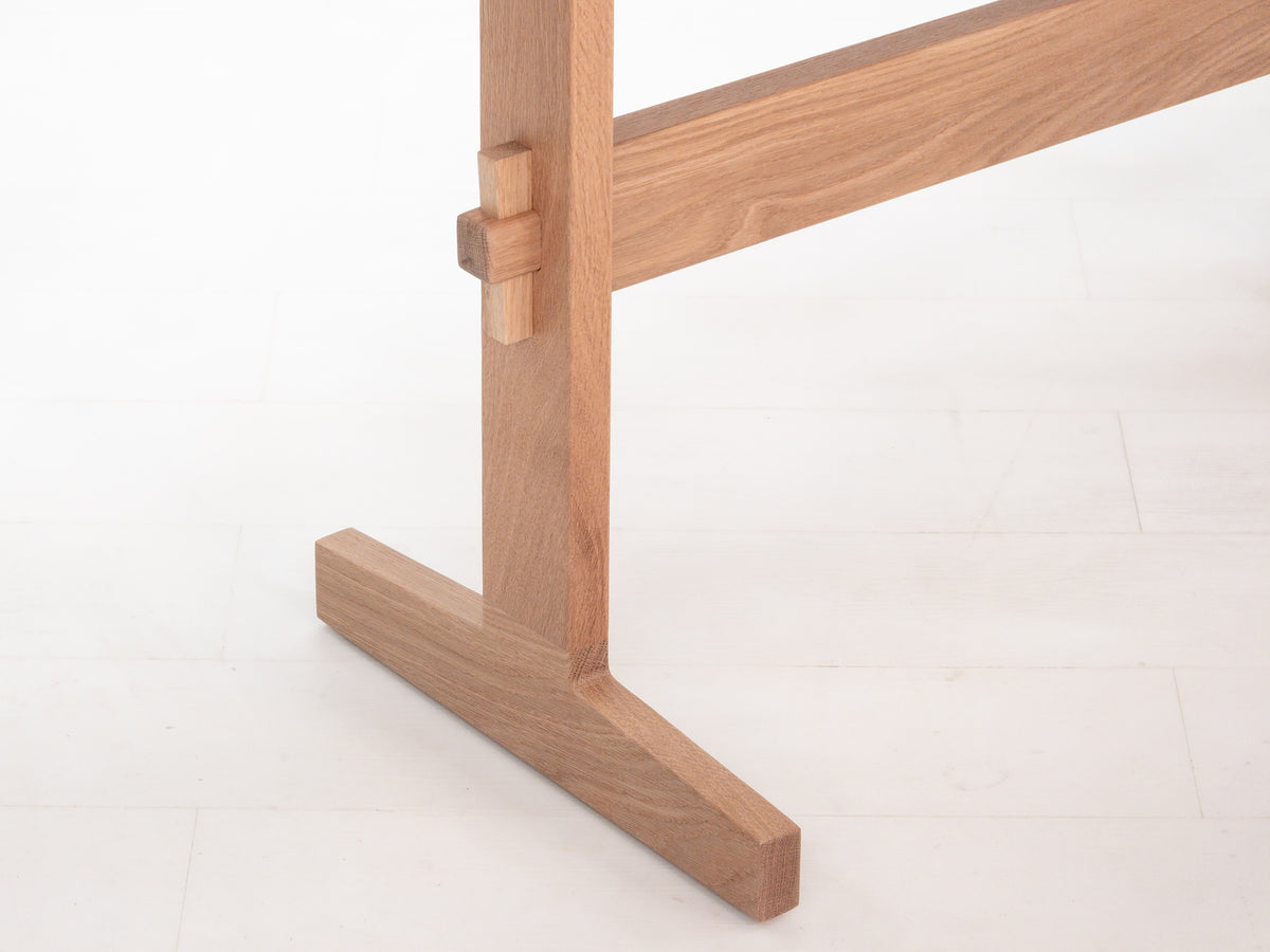 BANQ Dining Table