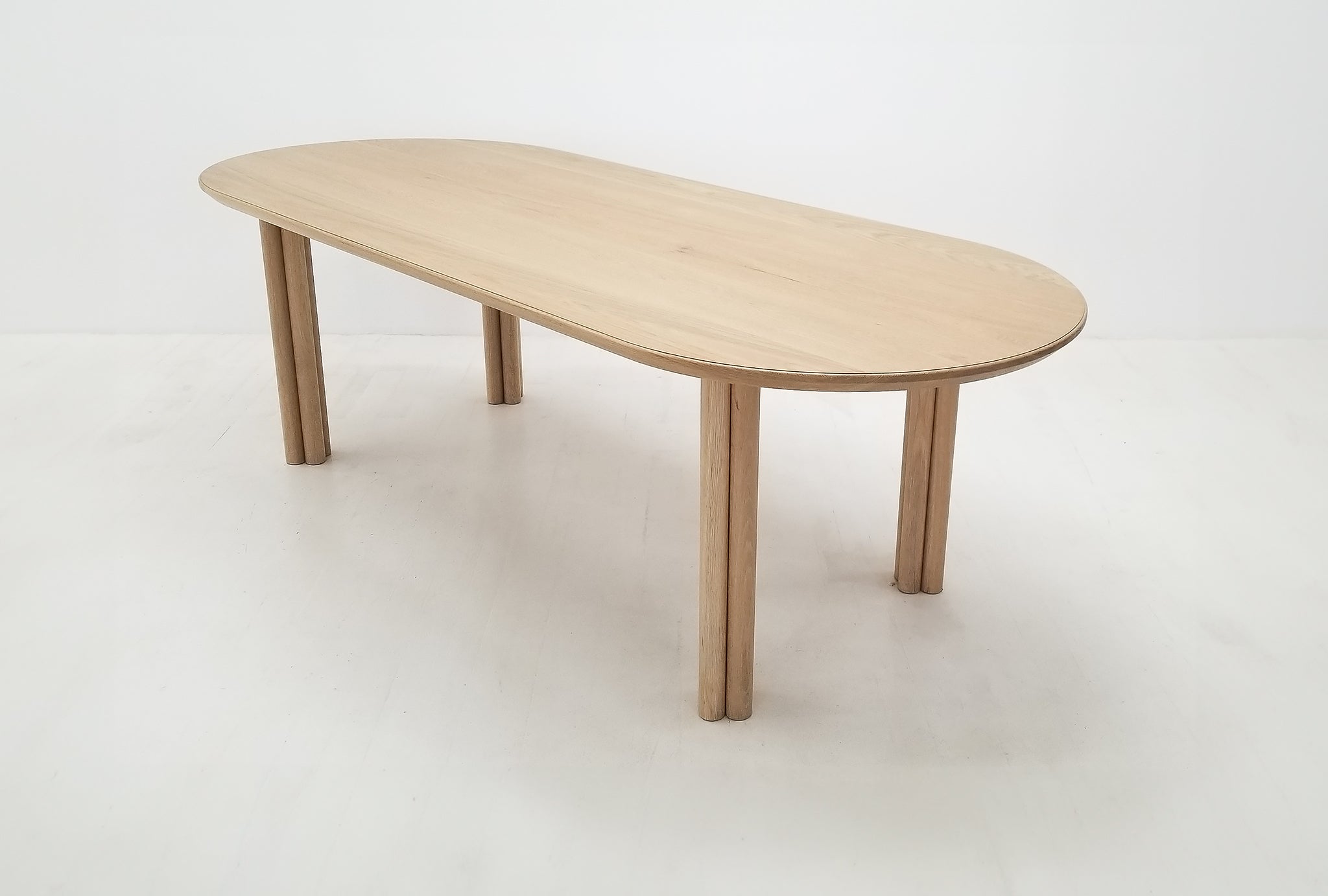 BEAU Dining Table
