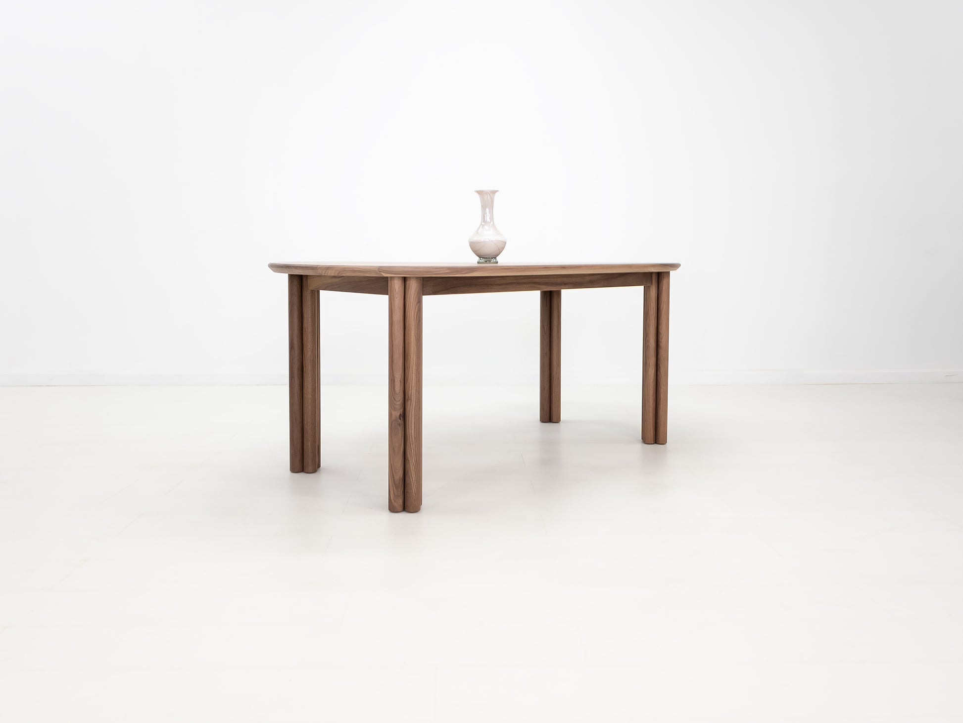 BEAU Dining Table