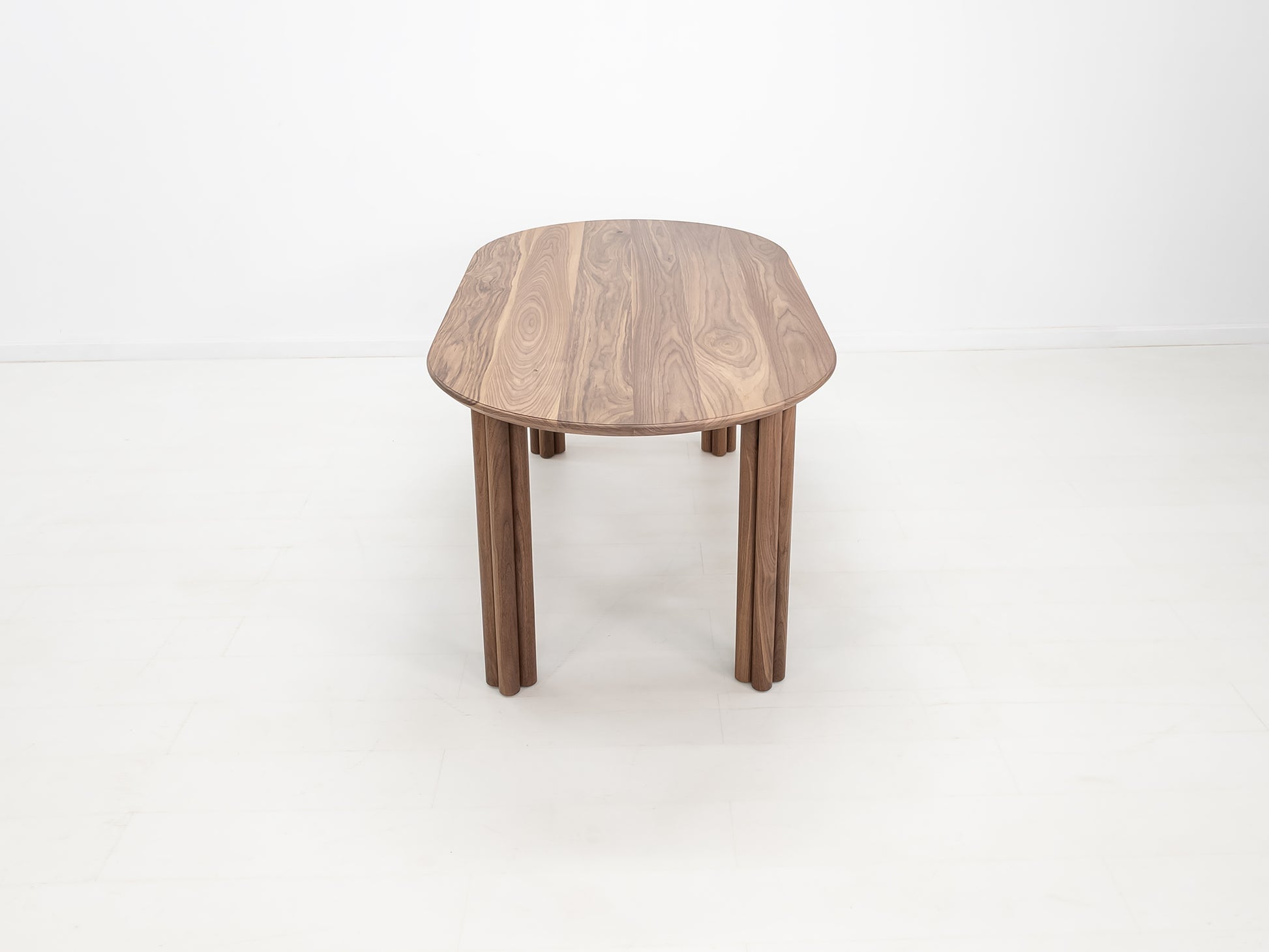 BEAU Dining Table