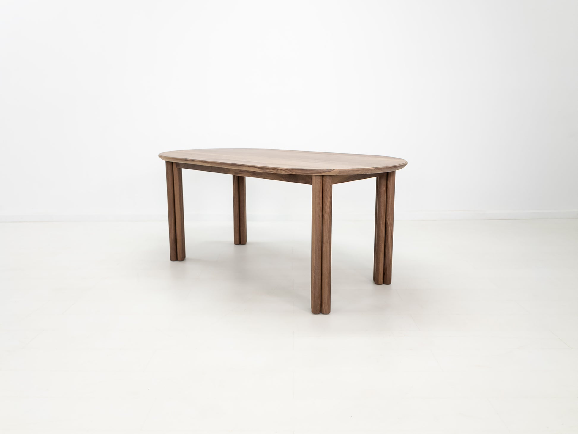 BEAU Dining Table