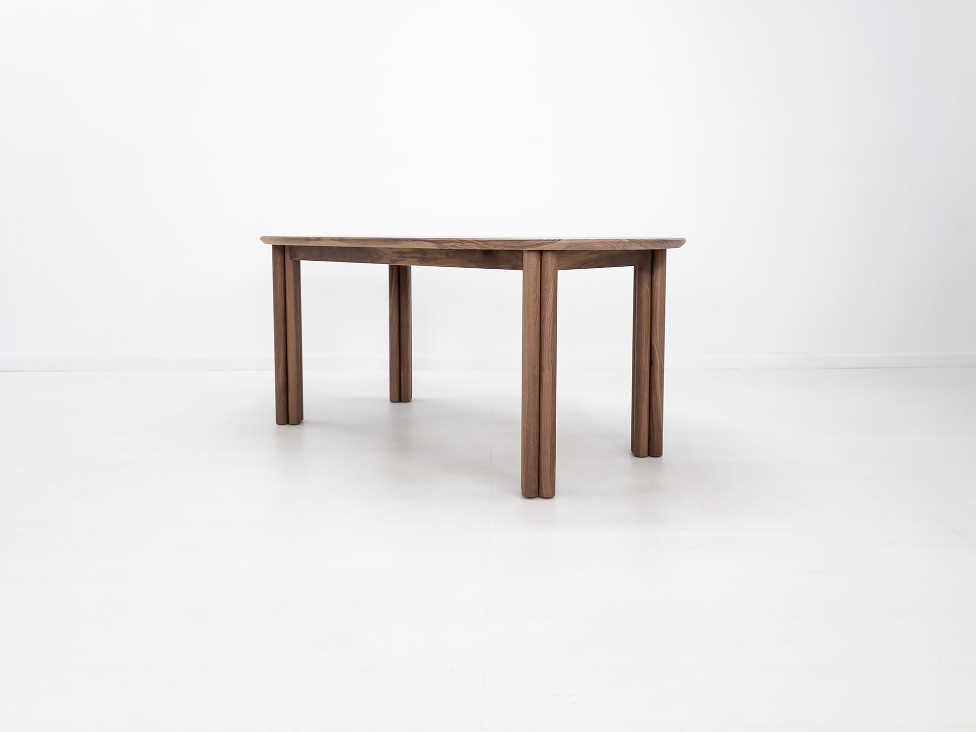BEAU Dining Table