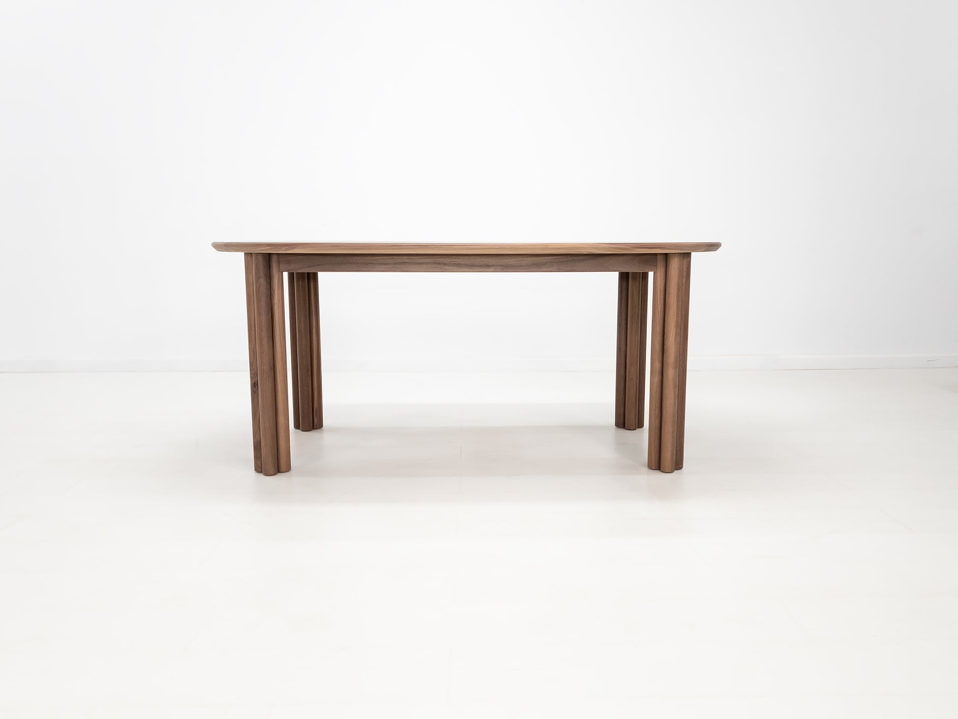 BEAU Dining Table