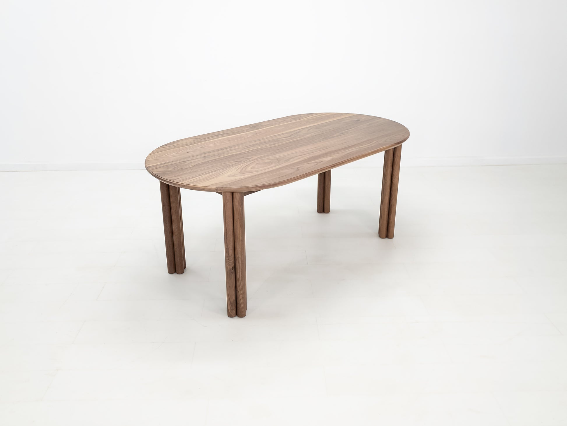 BEAU Dining Table