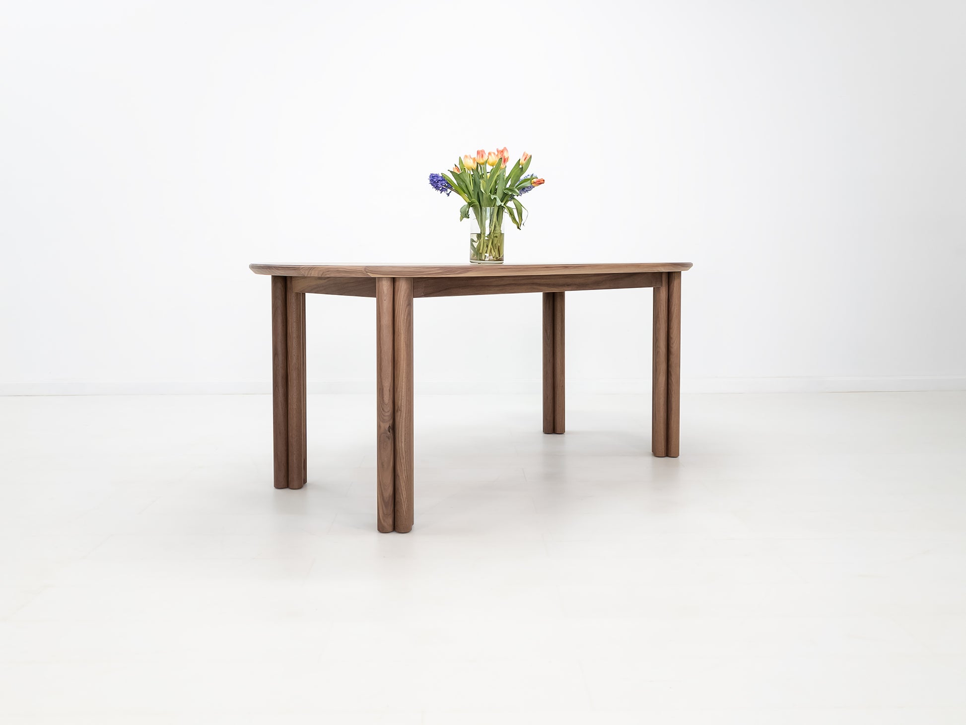 BEAU Dining Table