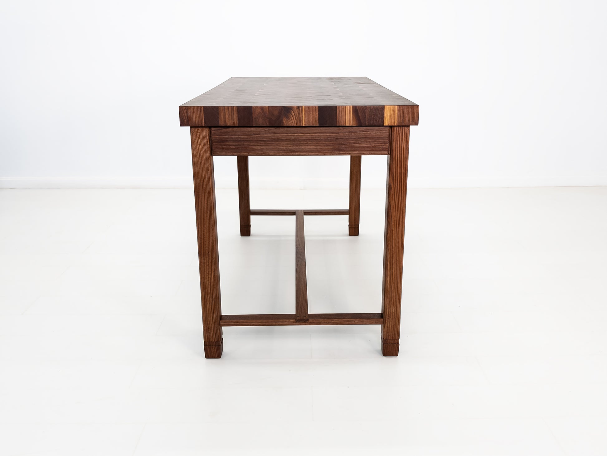 CAMI island handcrafted end-grain surface.