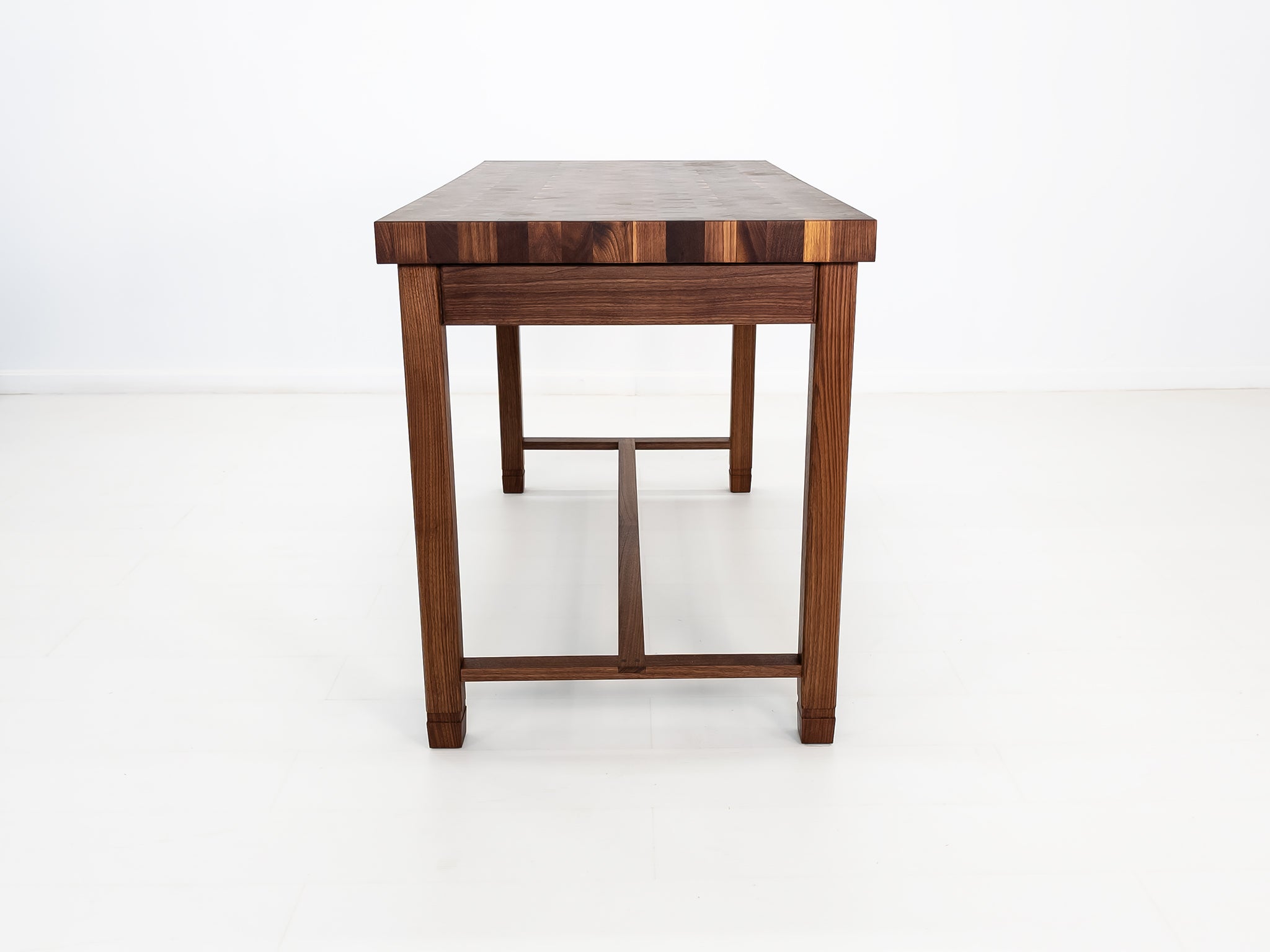CAMI island handcrafted end-grain surface.