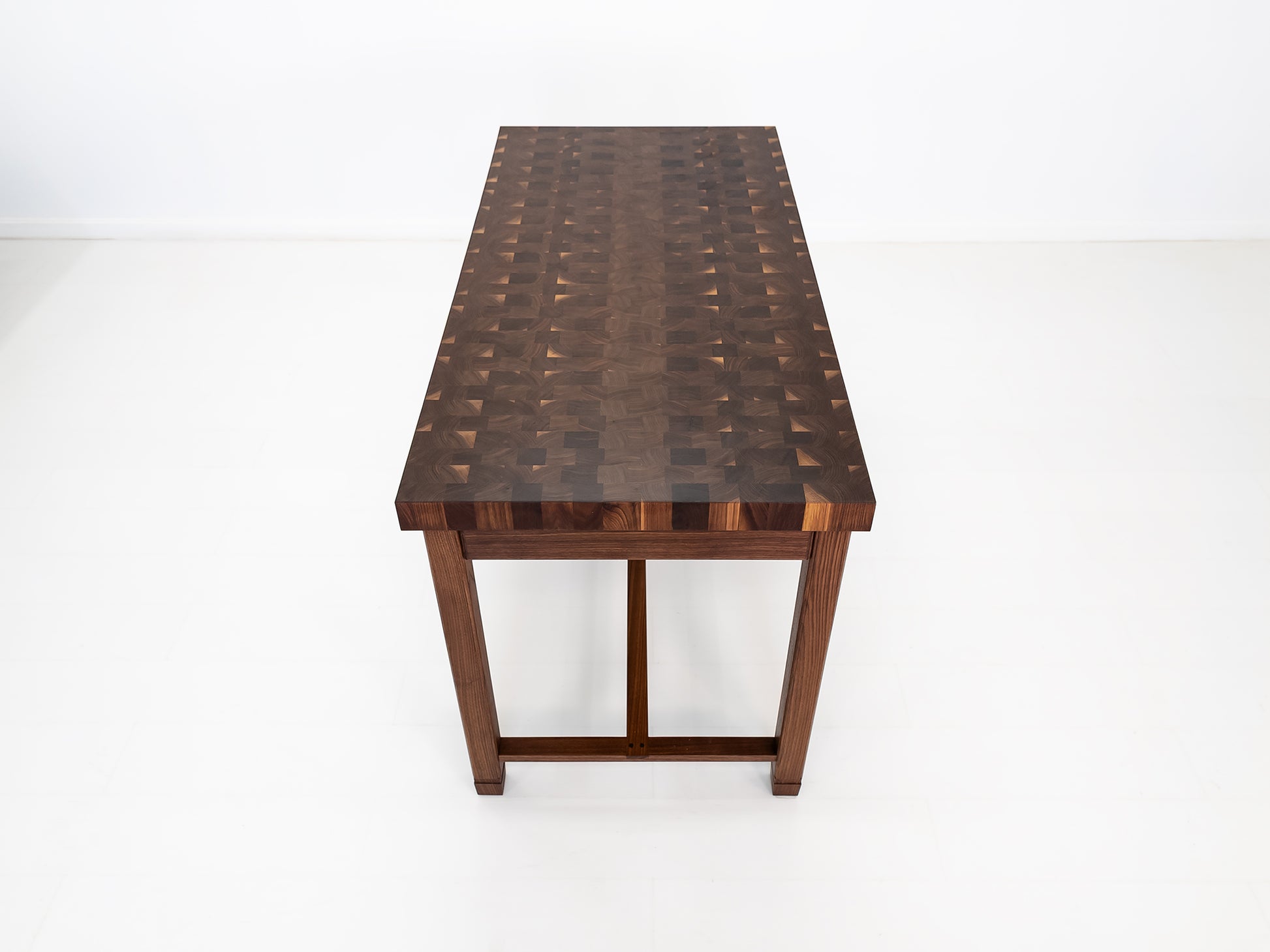 CAMI island handcrafted end-grain surface.