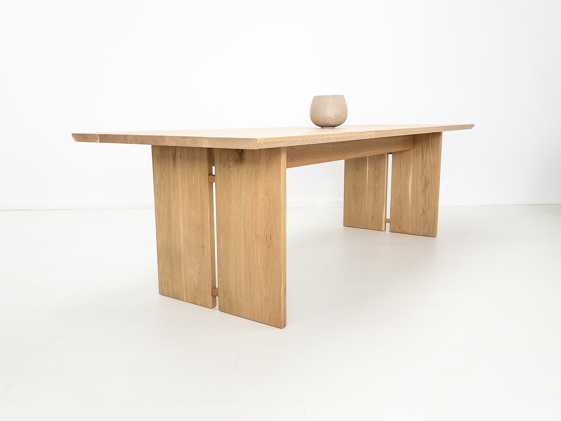 DIVI Dining Table