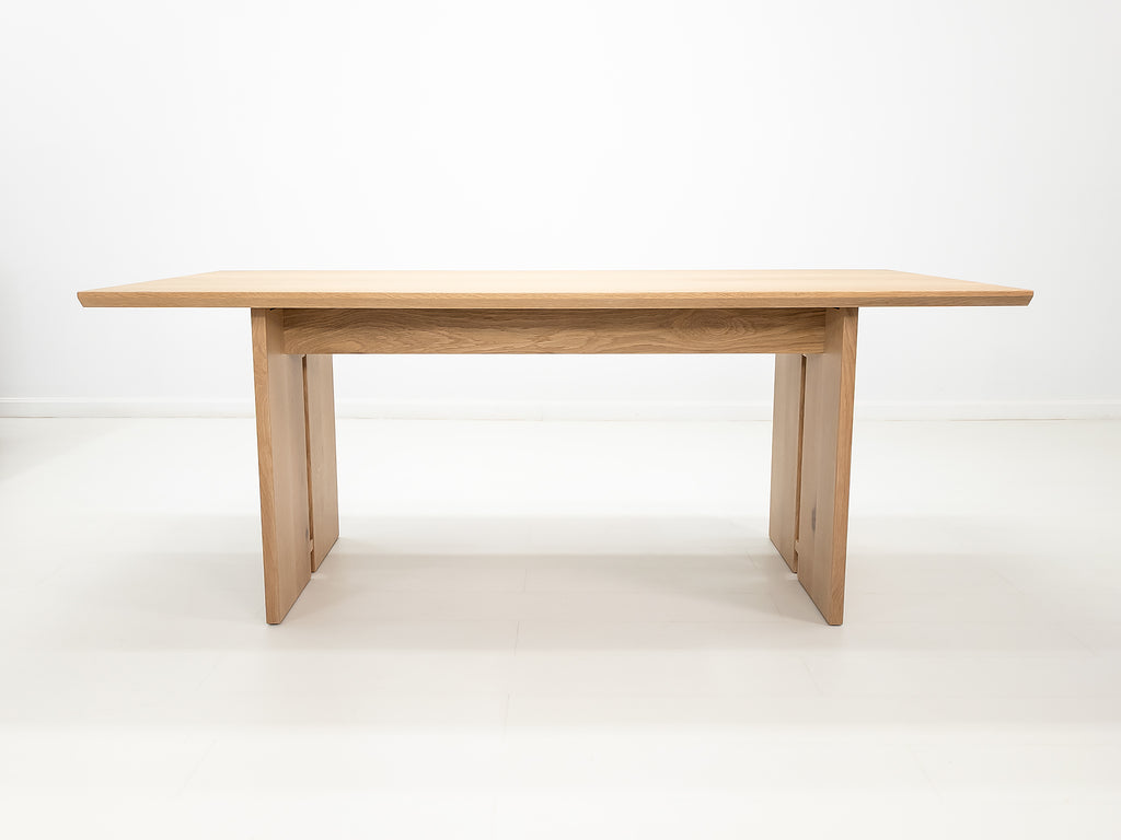 DIVI Dining Table