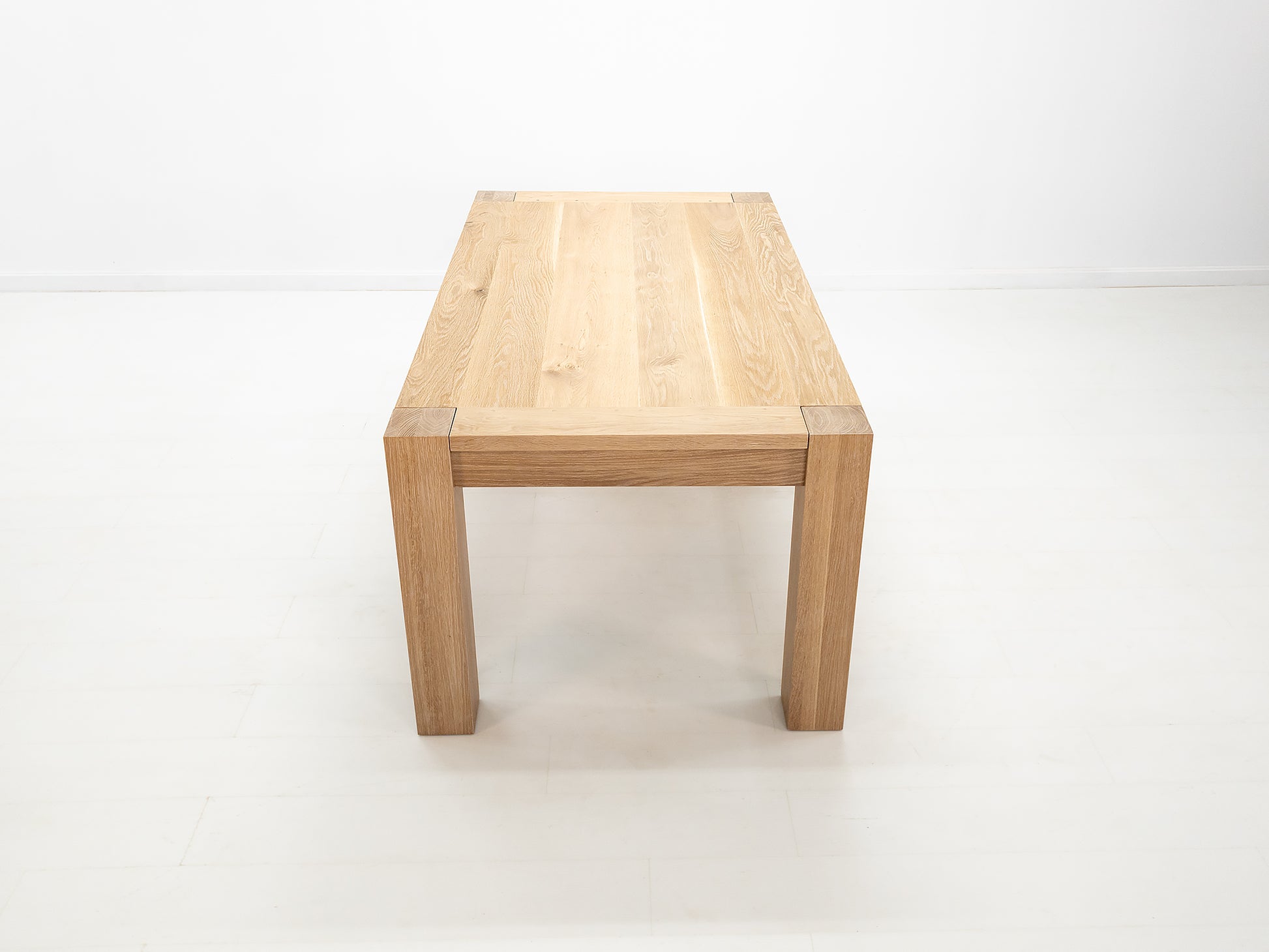 JAQI Dining Table