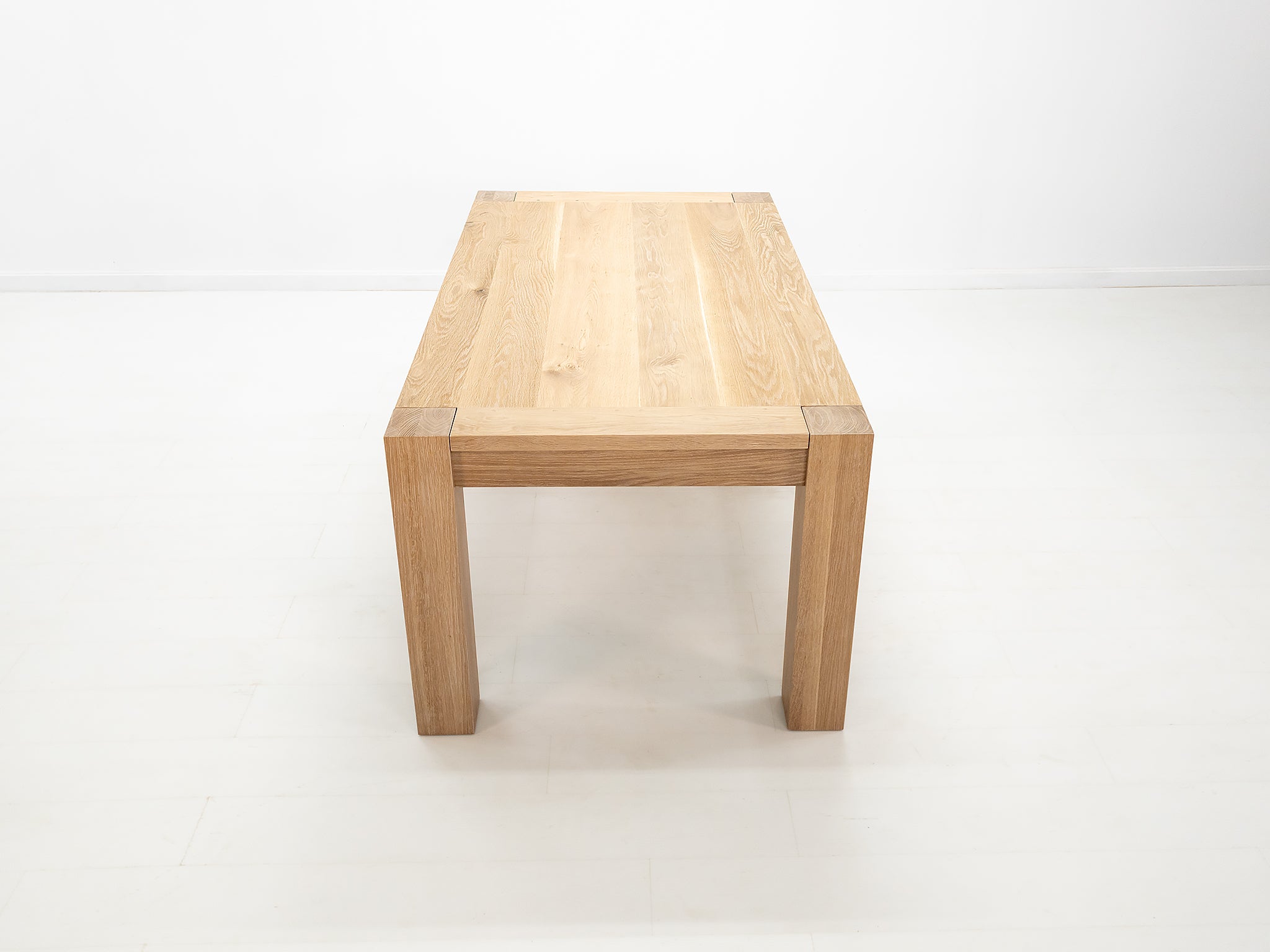 JAQI Dining Table