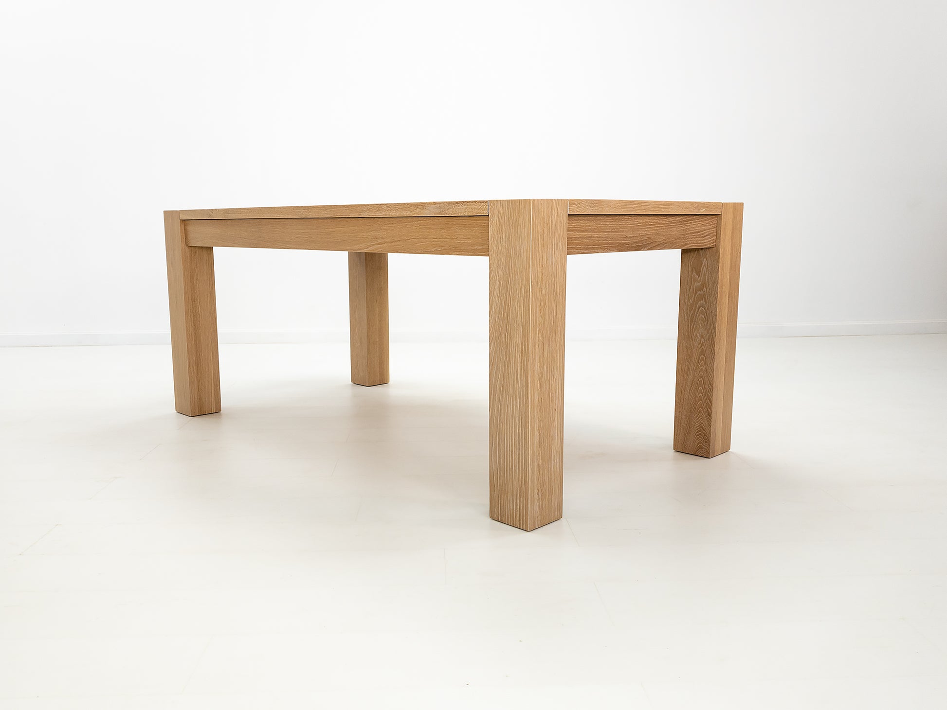 JAQI Dining Table