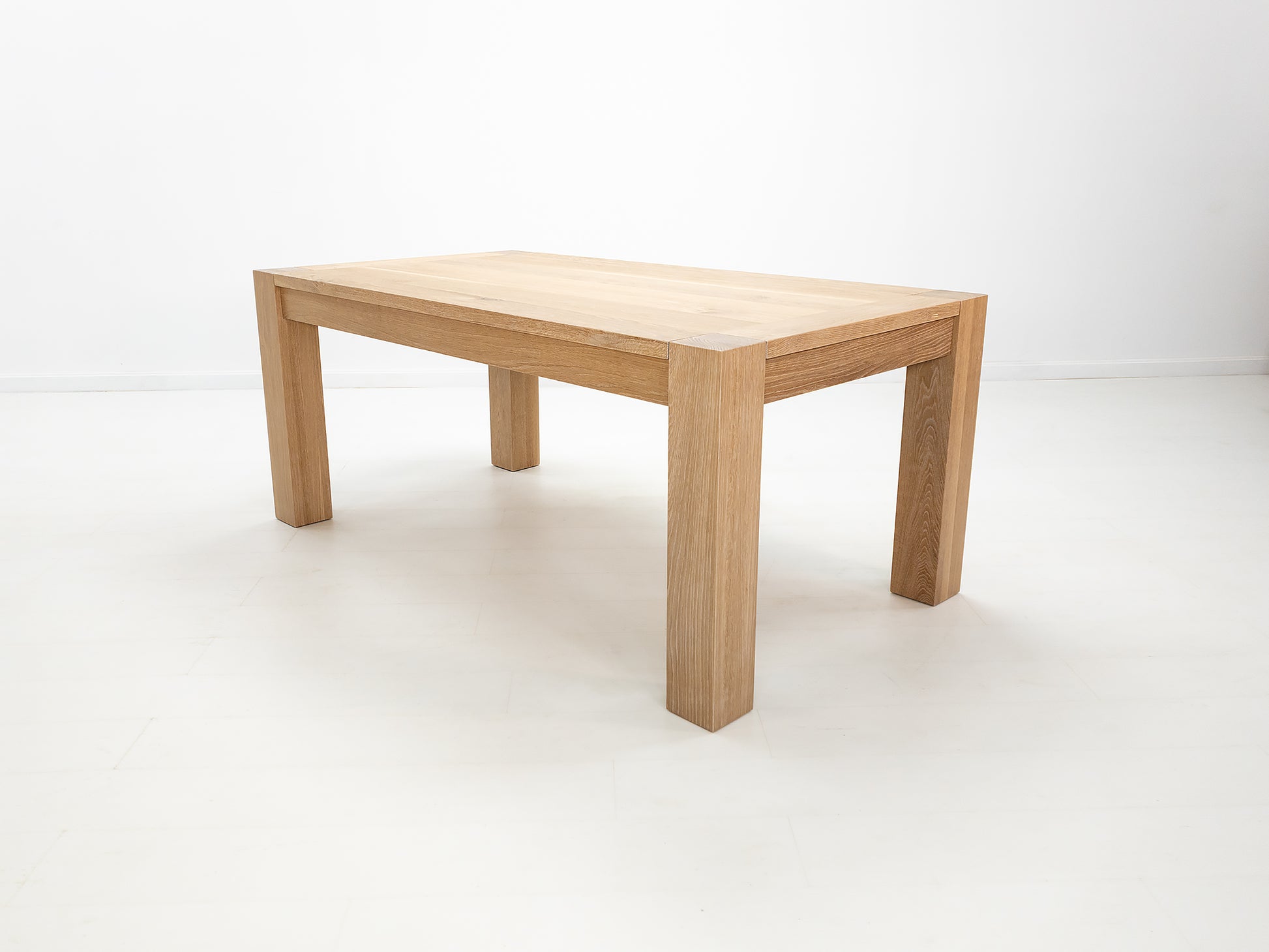 JAQI Dining Table