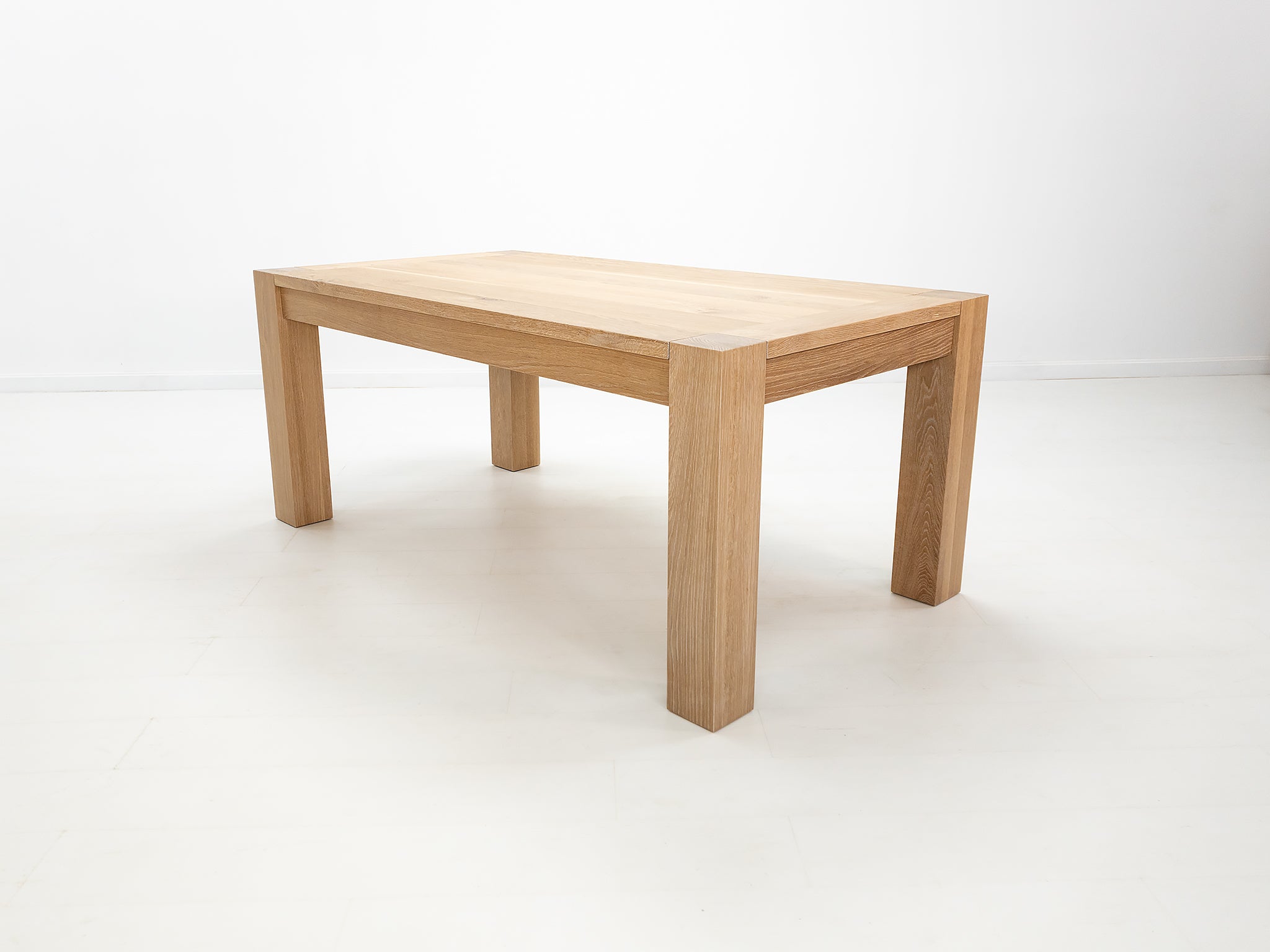 JAQI Dining Table