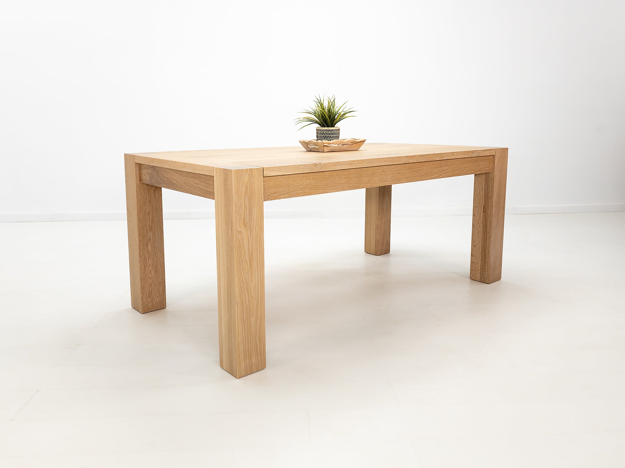 JAQI Dining Table