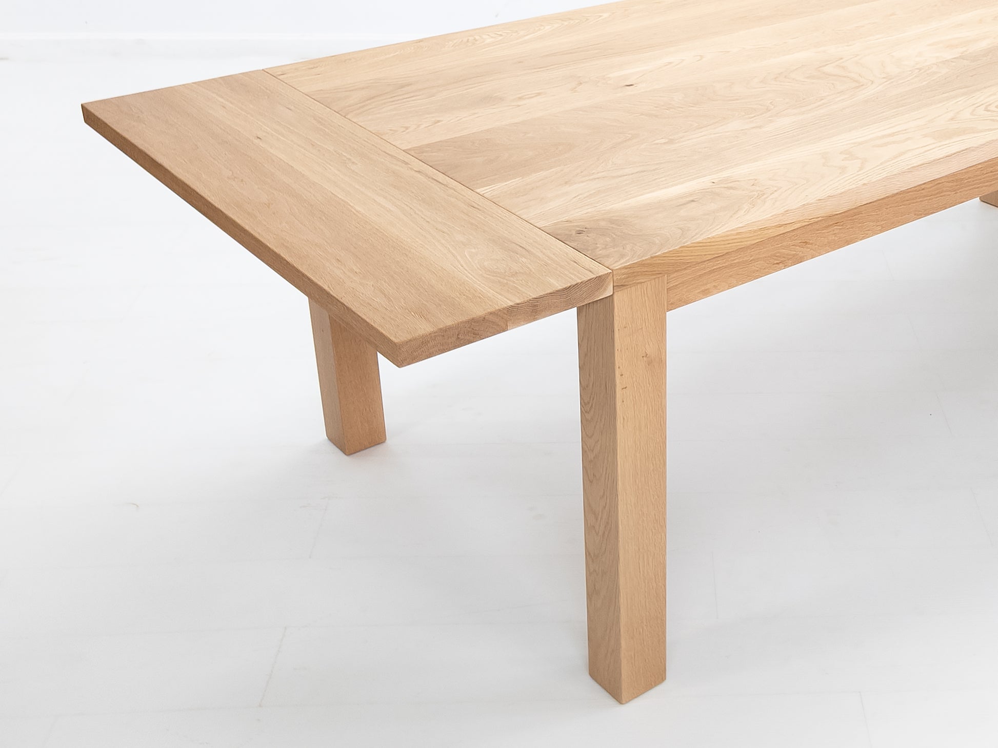 JONA dining table in solid American hardwood.