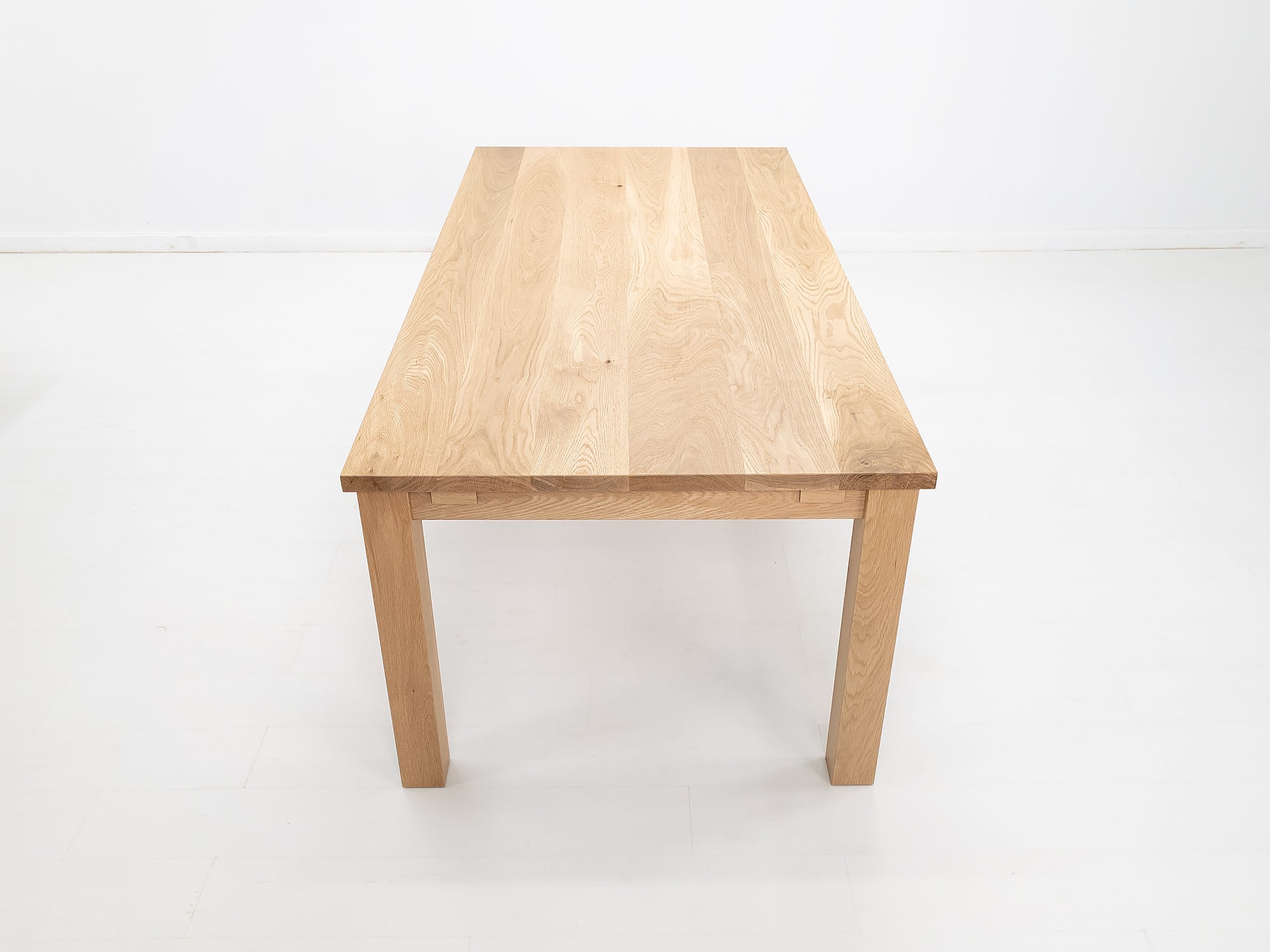 JONA dining table in solid American hardwood.