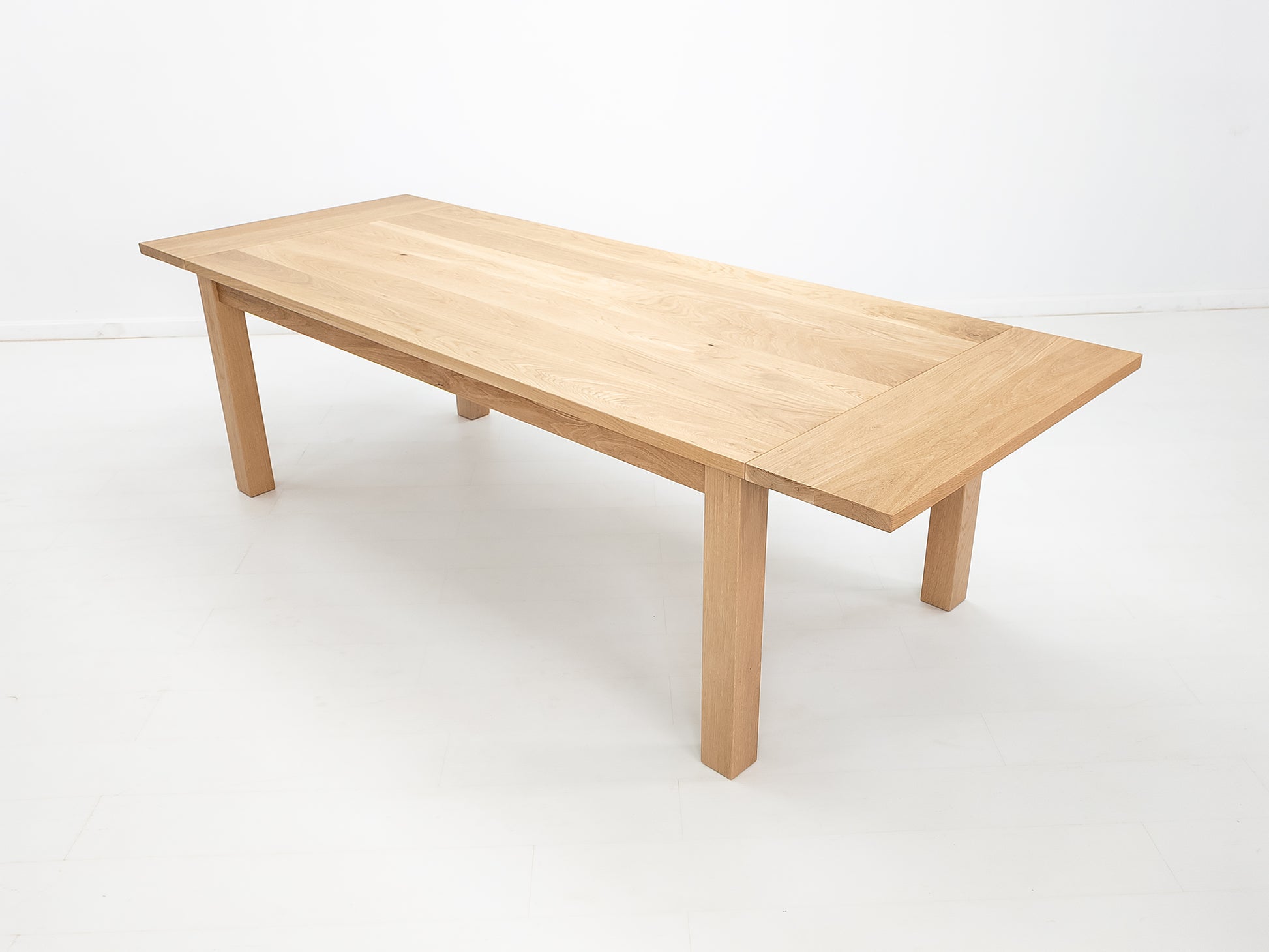 JONA dining table in solid American hardwood.