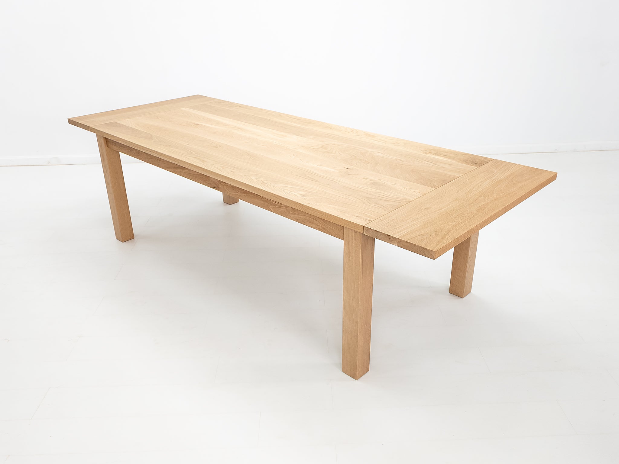 JONA dining table in solid American hardwood.